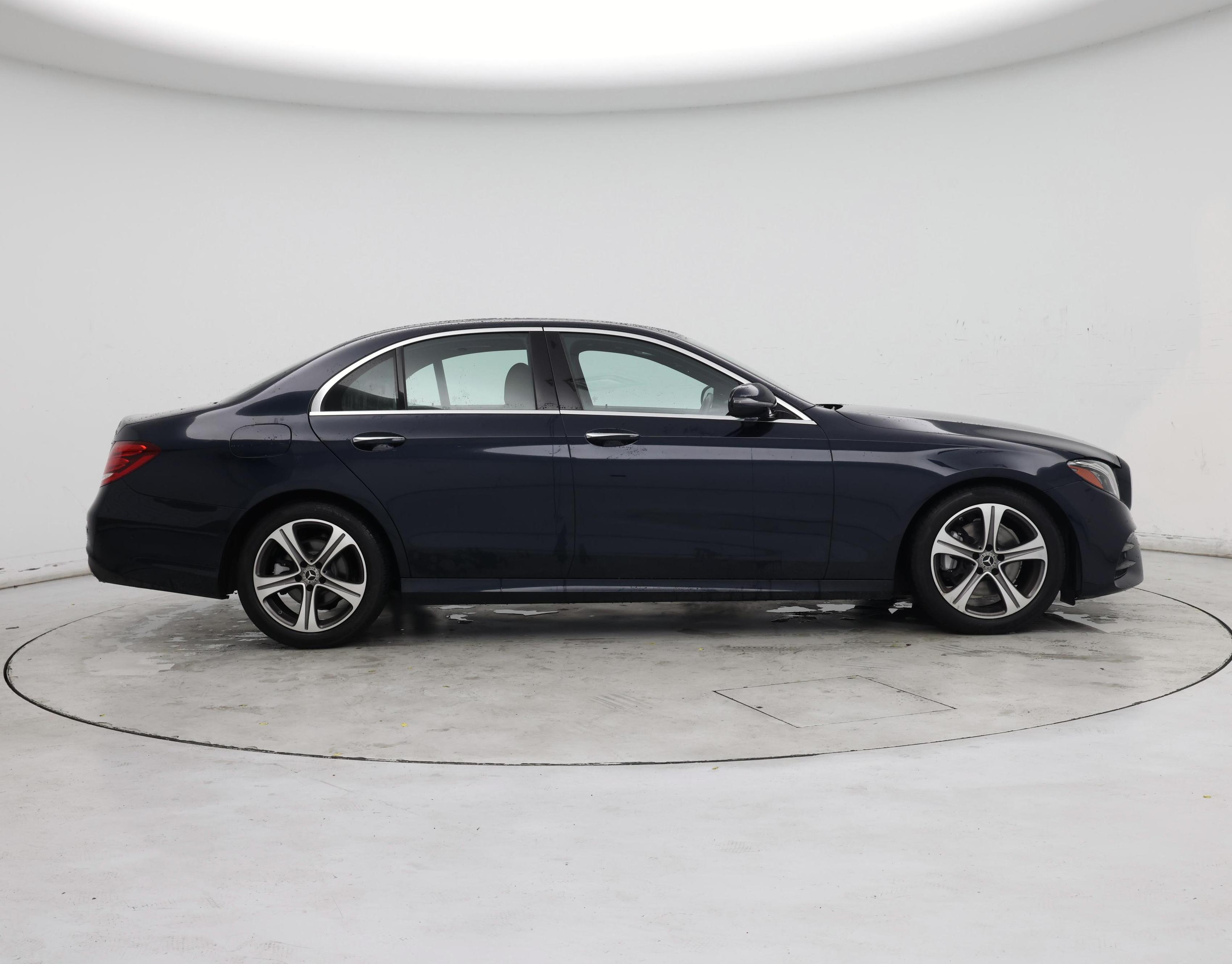 Thumbnail: 2018 Mercedes-Benz E-Class - 7