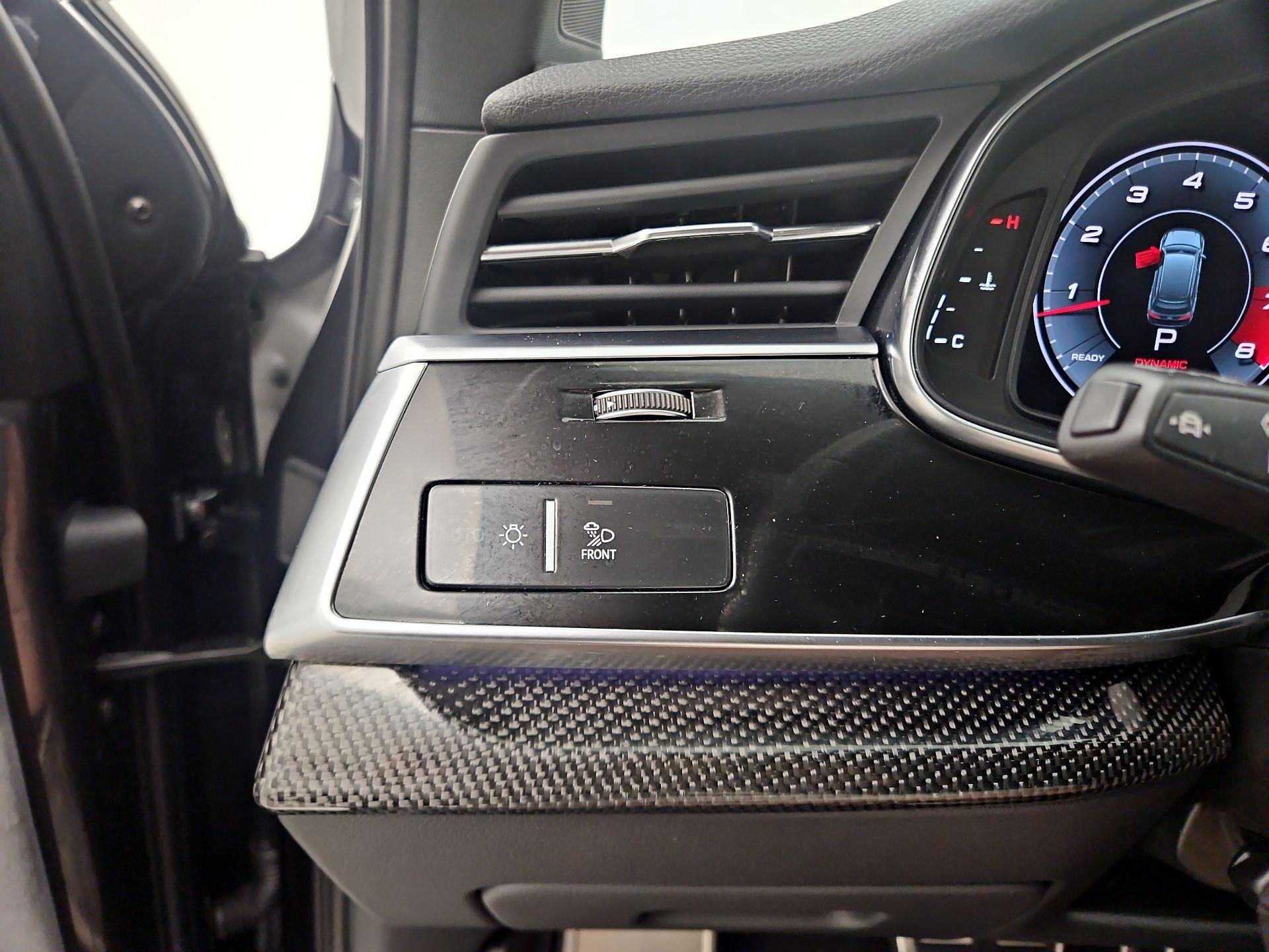 Thumbnail: 2023 Audi SQ7 - 13