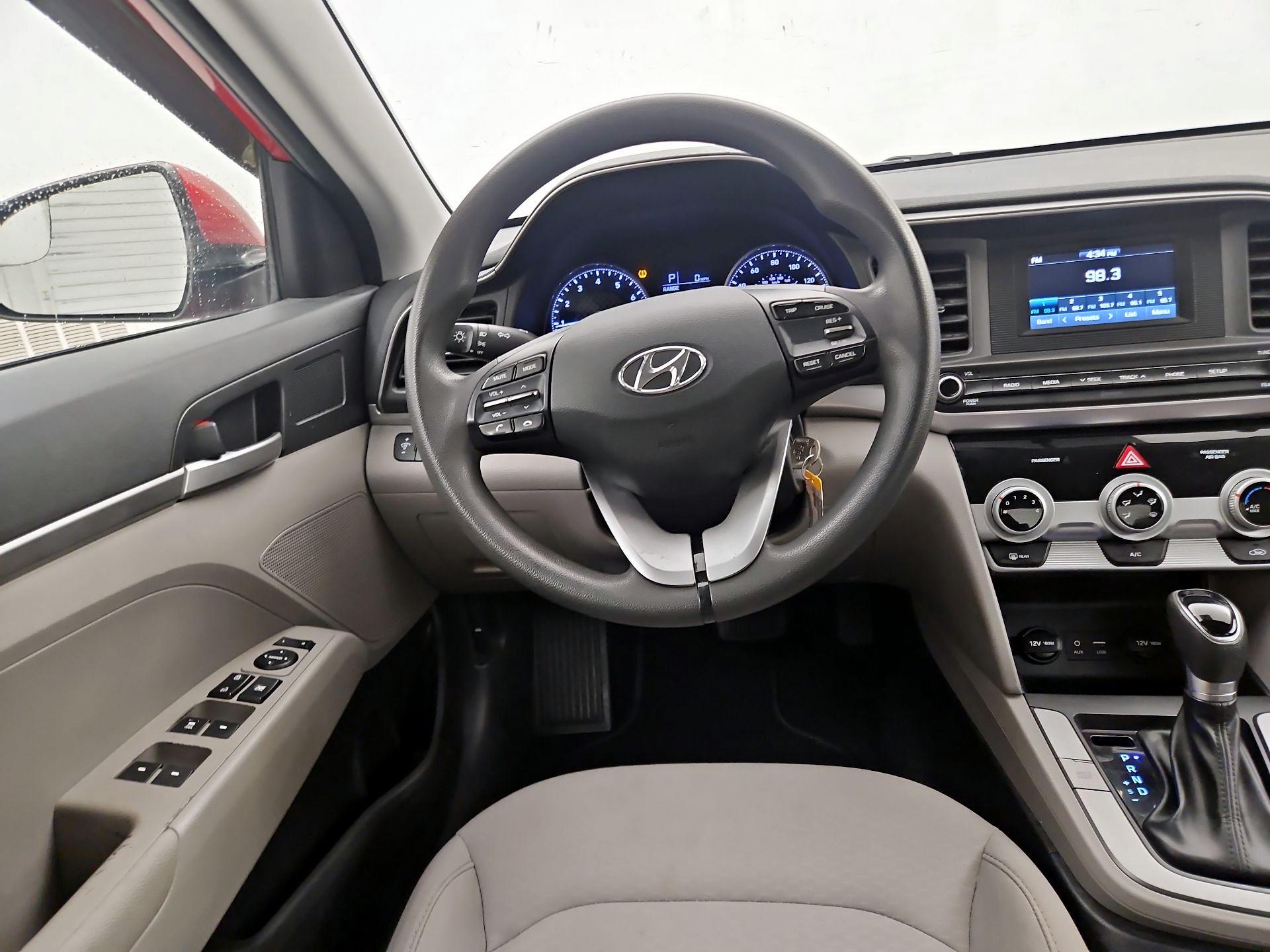 Thumbnail: 2019 Hyundai Elantra - 10