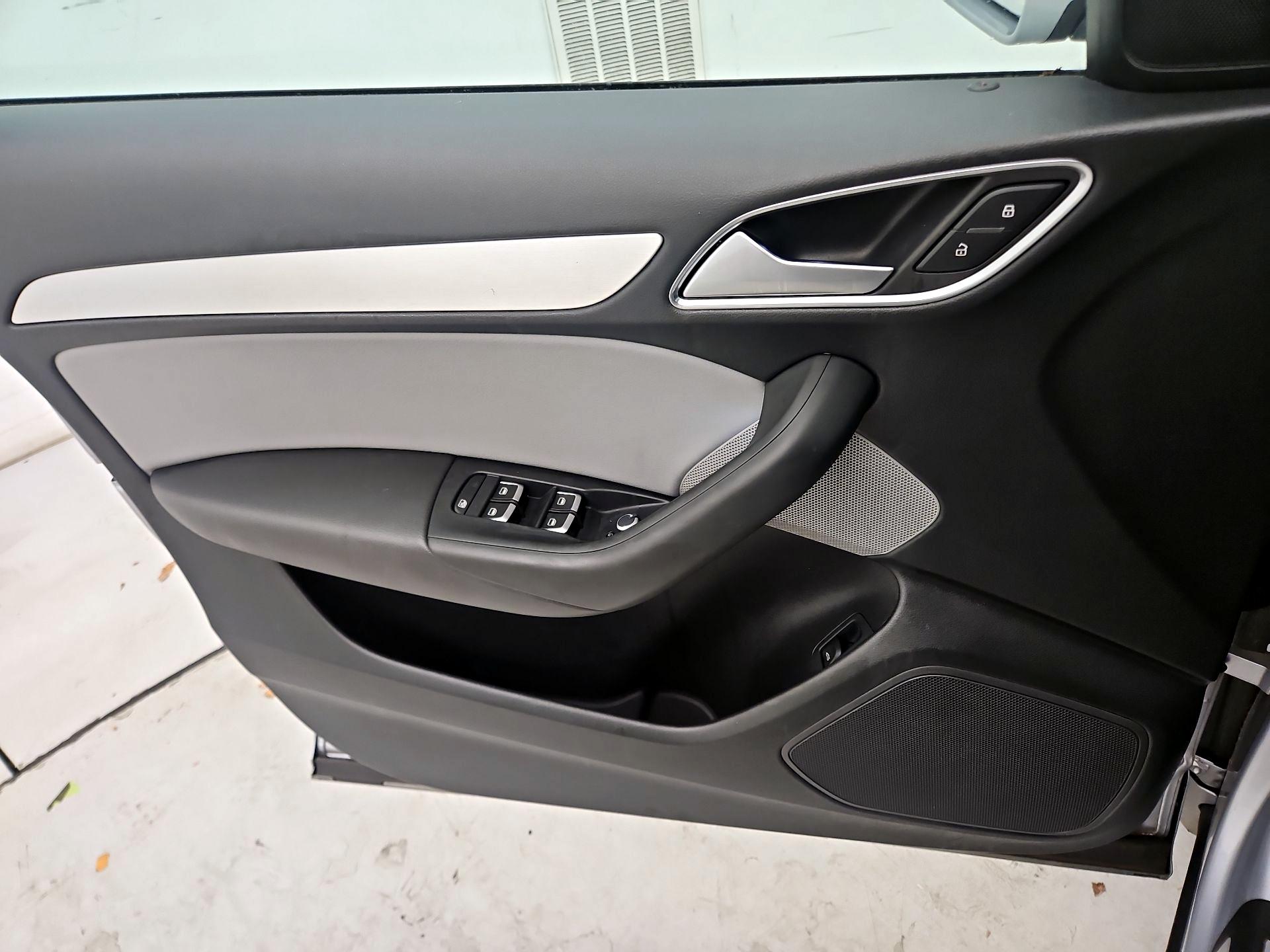 Thumbnail: 2018 Audi Q3 - 12