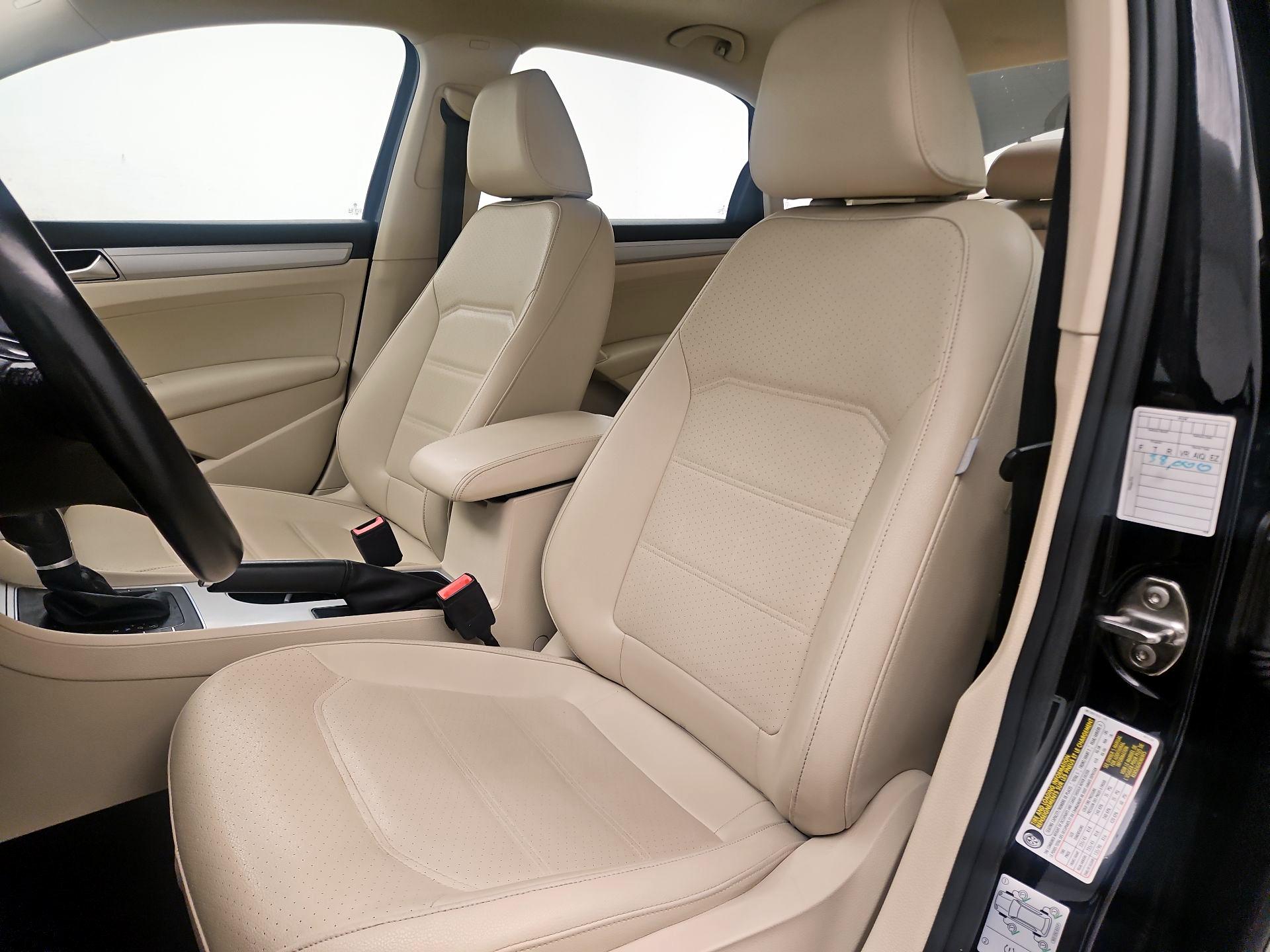 Thumbnail: 2019 Volkswagen Passat - 11