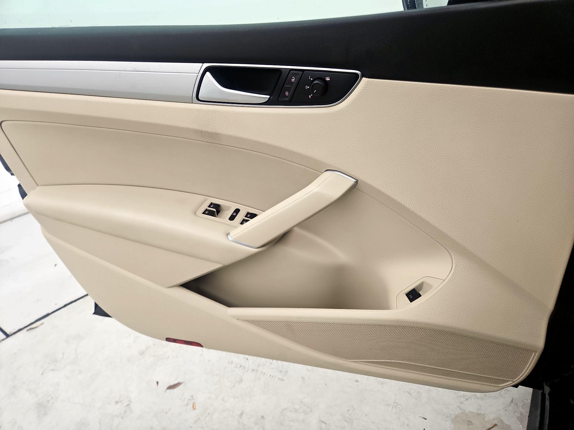 Thumbnail: 2019 Volkswagen Passat - 12