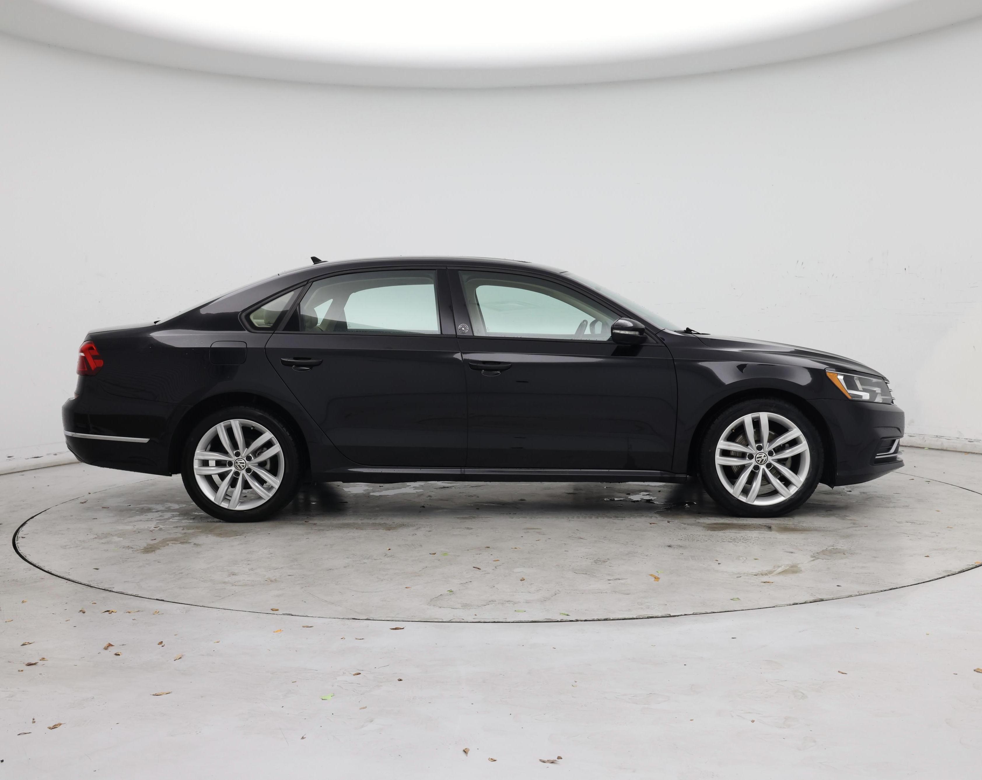 Thumbnail: 2019 Volkswagen Passat - 7