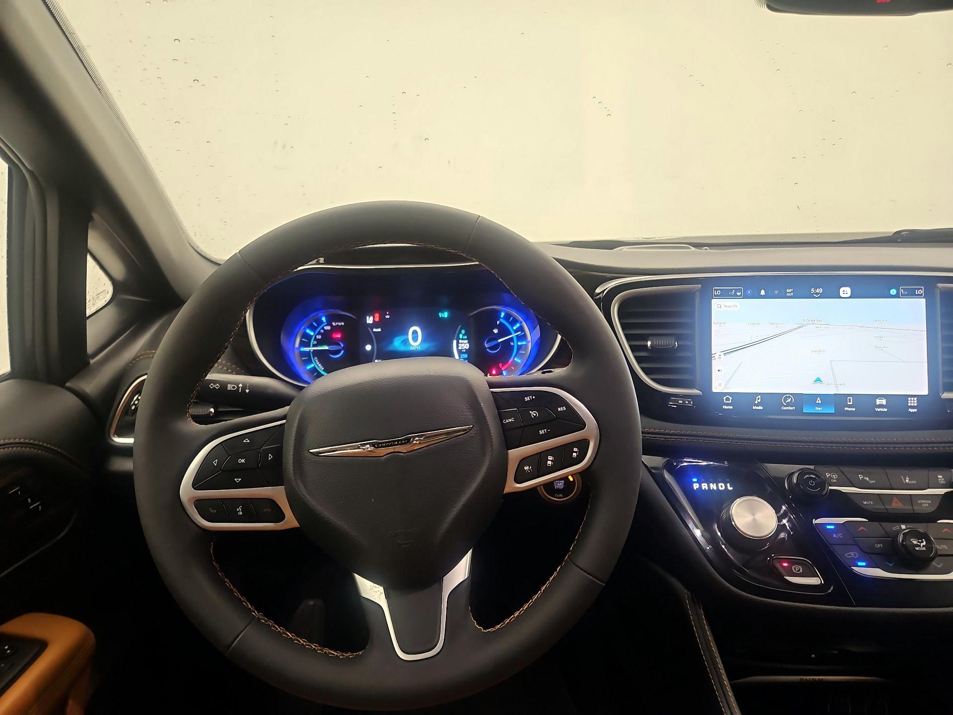 Thumbnail: 2023 Chrysler Pacifica - 10