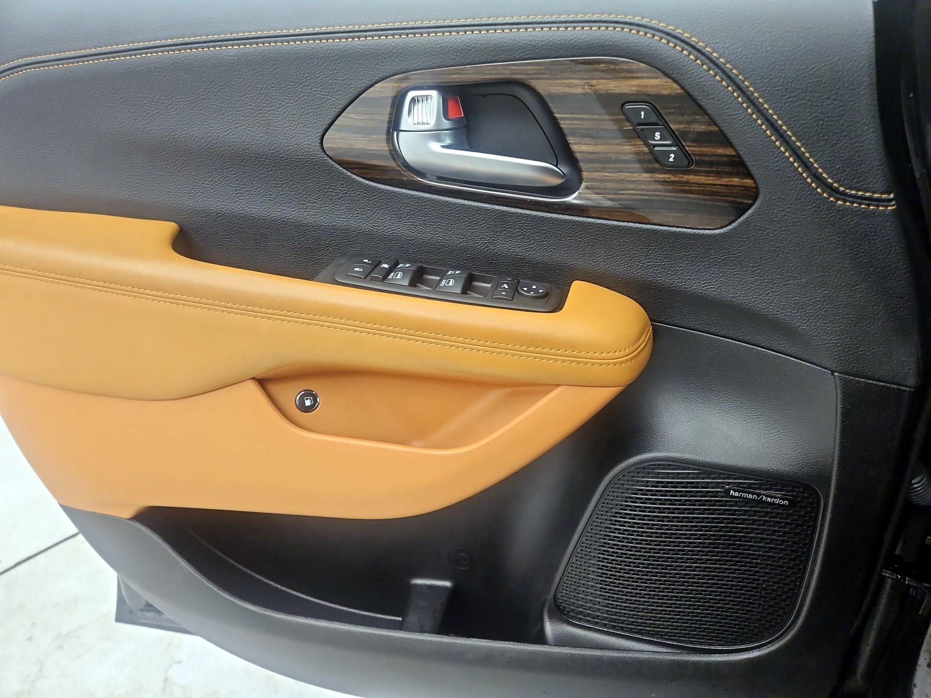 Thumbnail: 2023 Chrysler Pacifica - 12