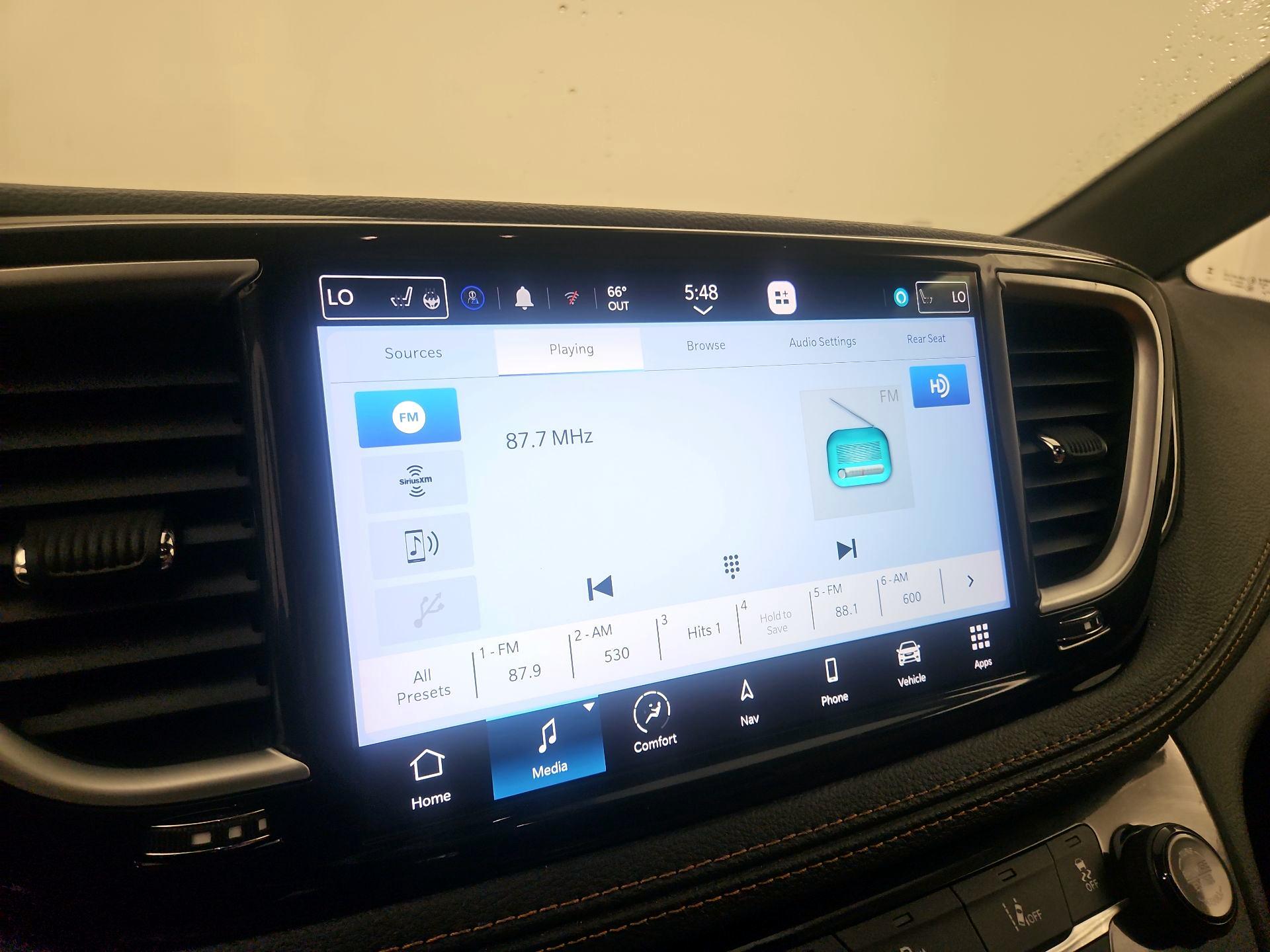 Thumbnail: 2023 Chrysler Pacifica - 16