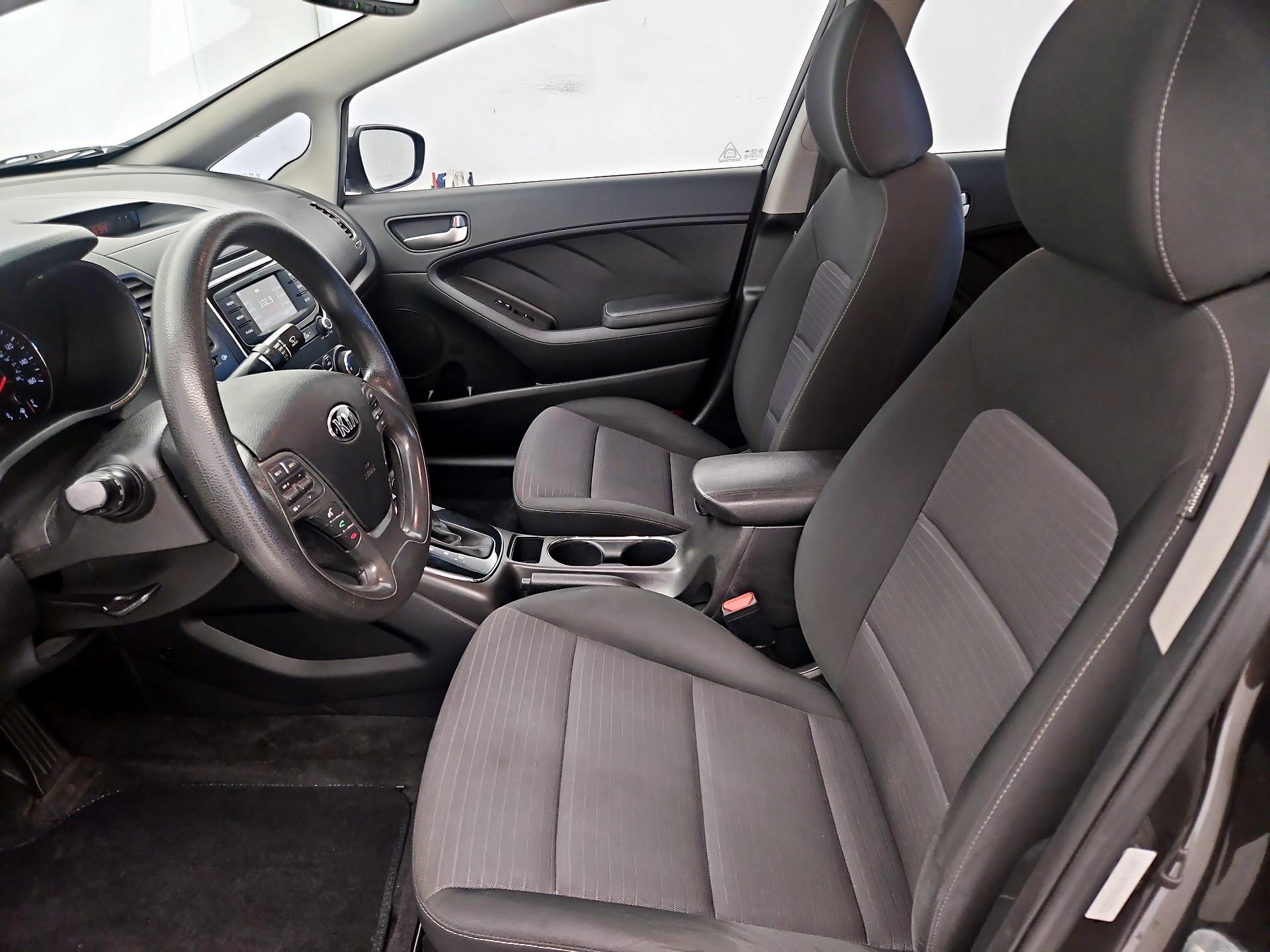 Thumbnail: 2017 Kia Forte - 11