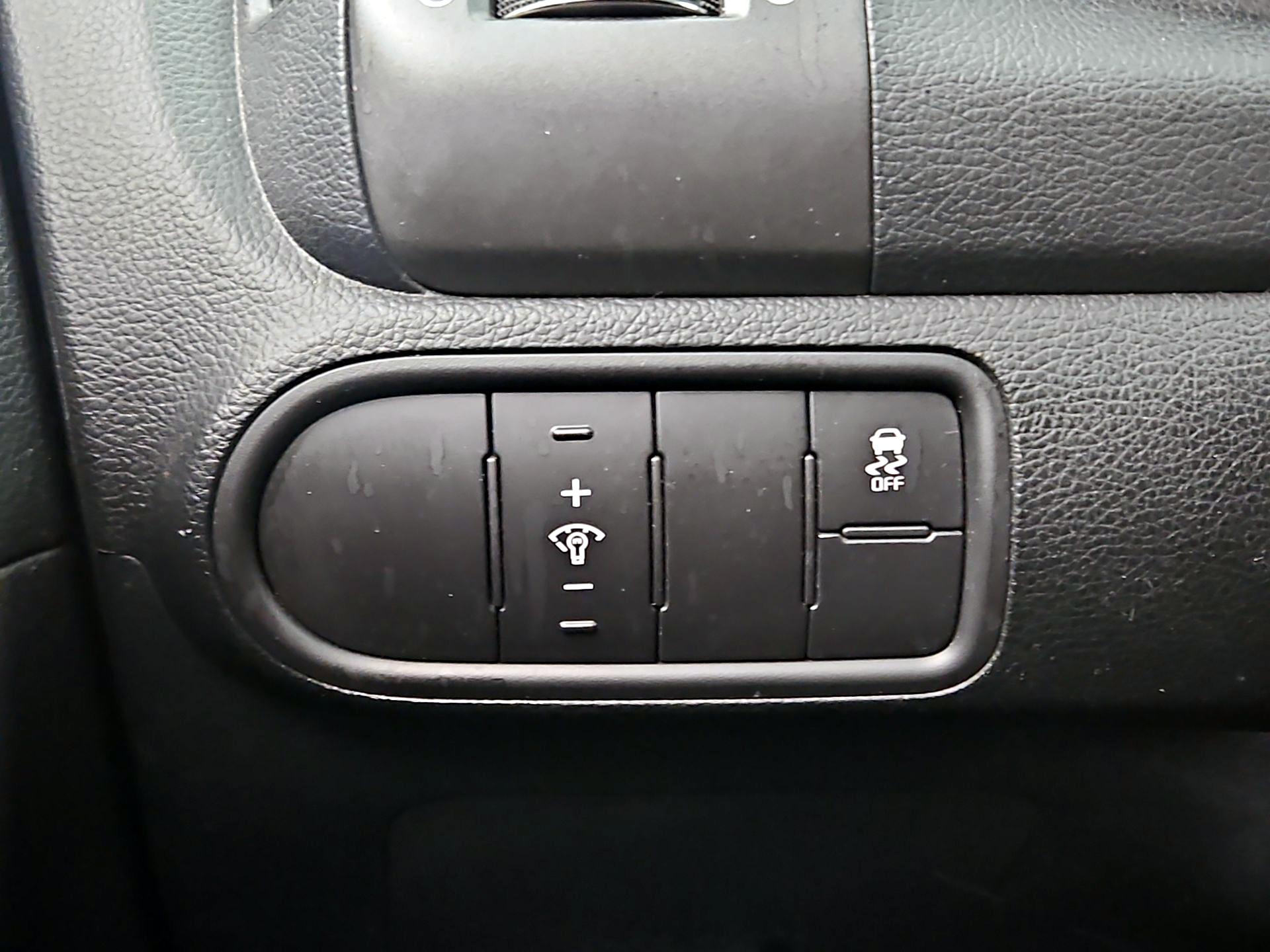 Thumbnail: 2017 Kia Forte - 13