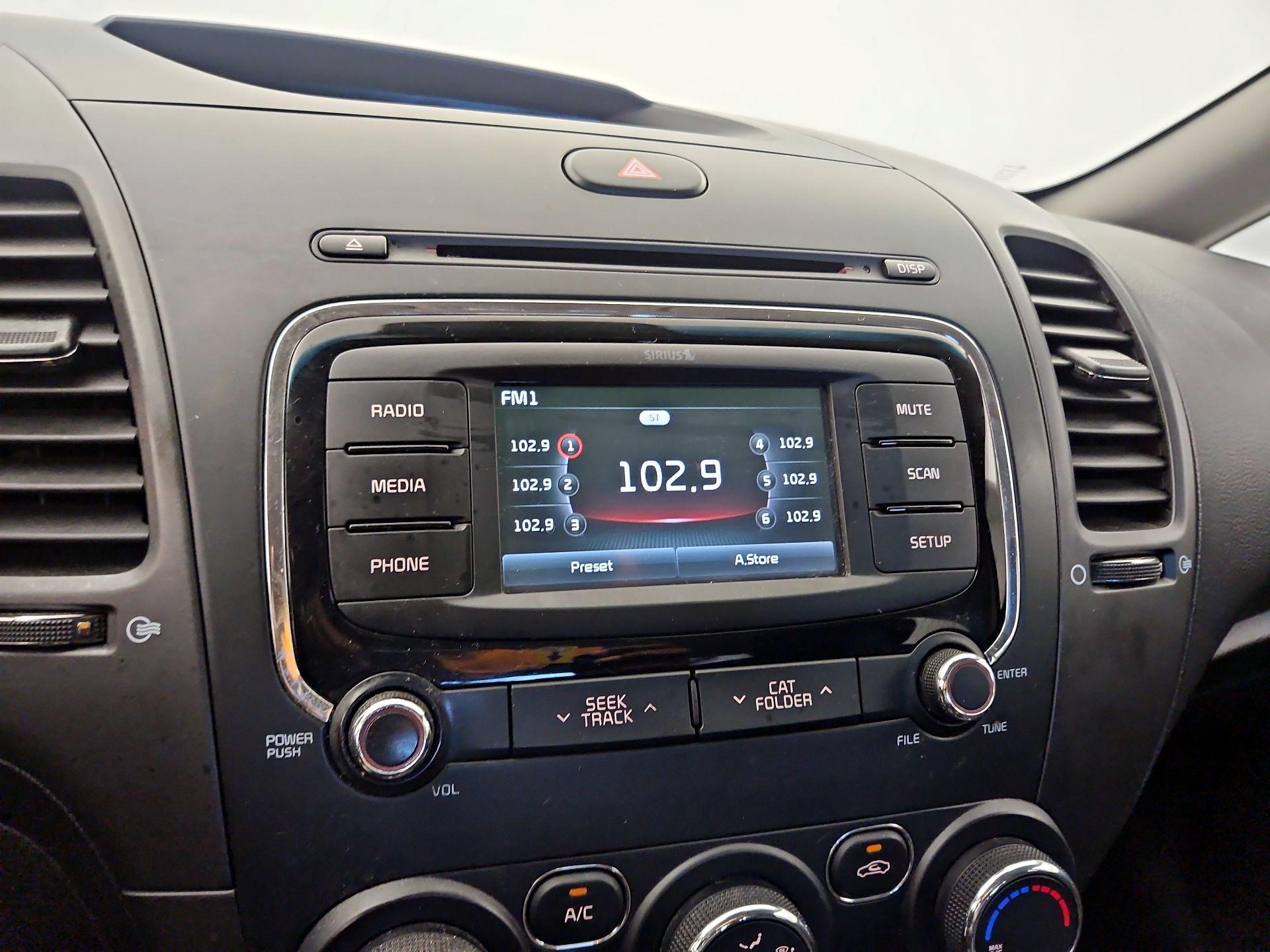 Thumbnail: 2017 Kia Forte - 15