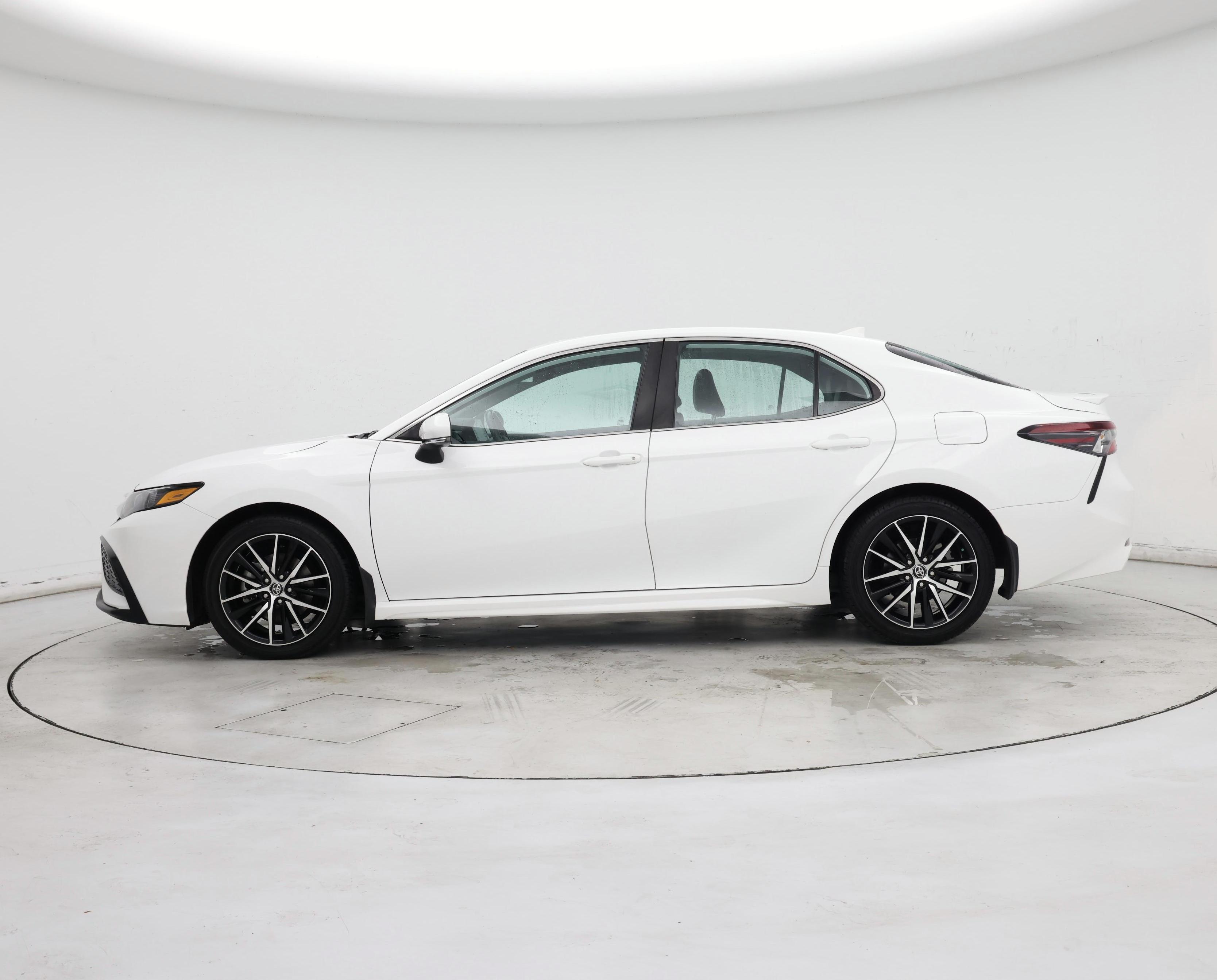Thumbnail: 2021 Toyota Camry - 3