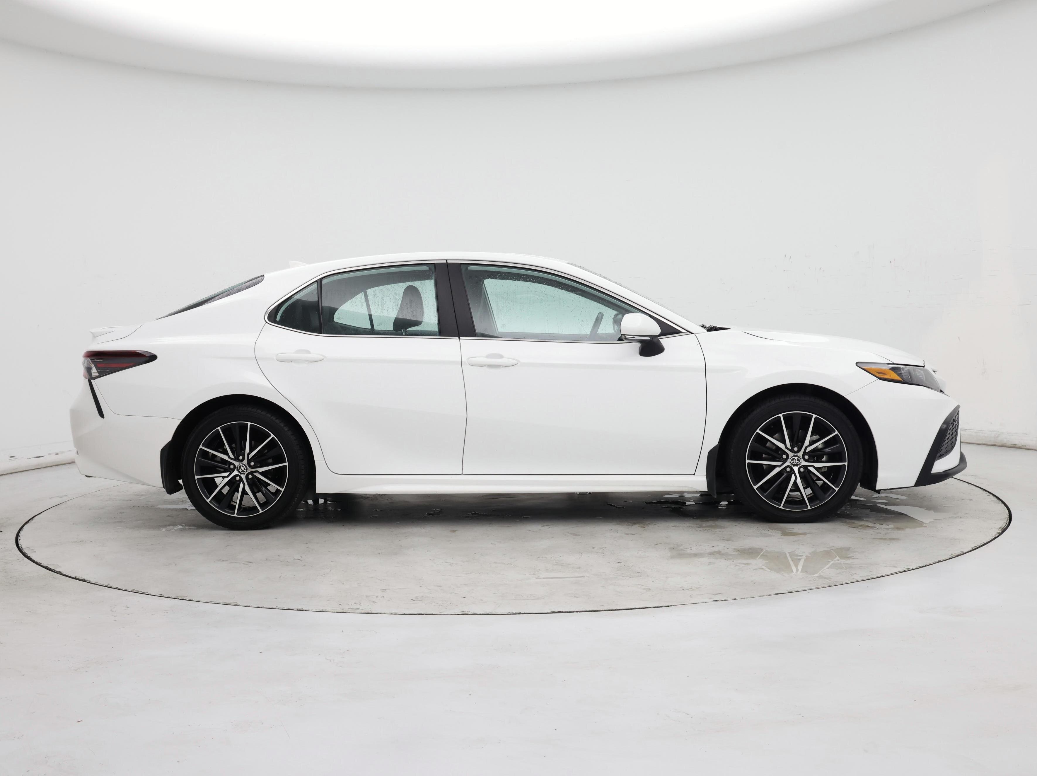 Thumbnail: 2021 Toyota Camry - 7