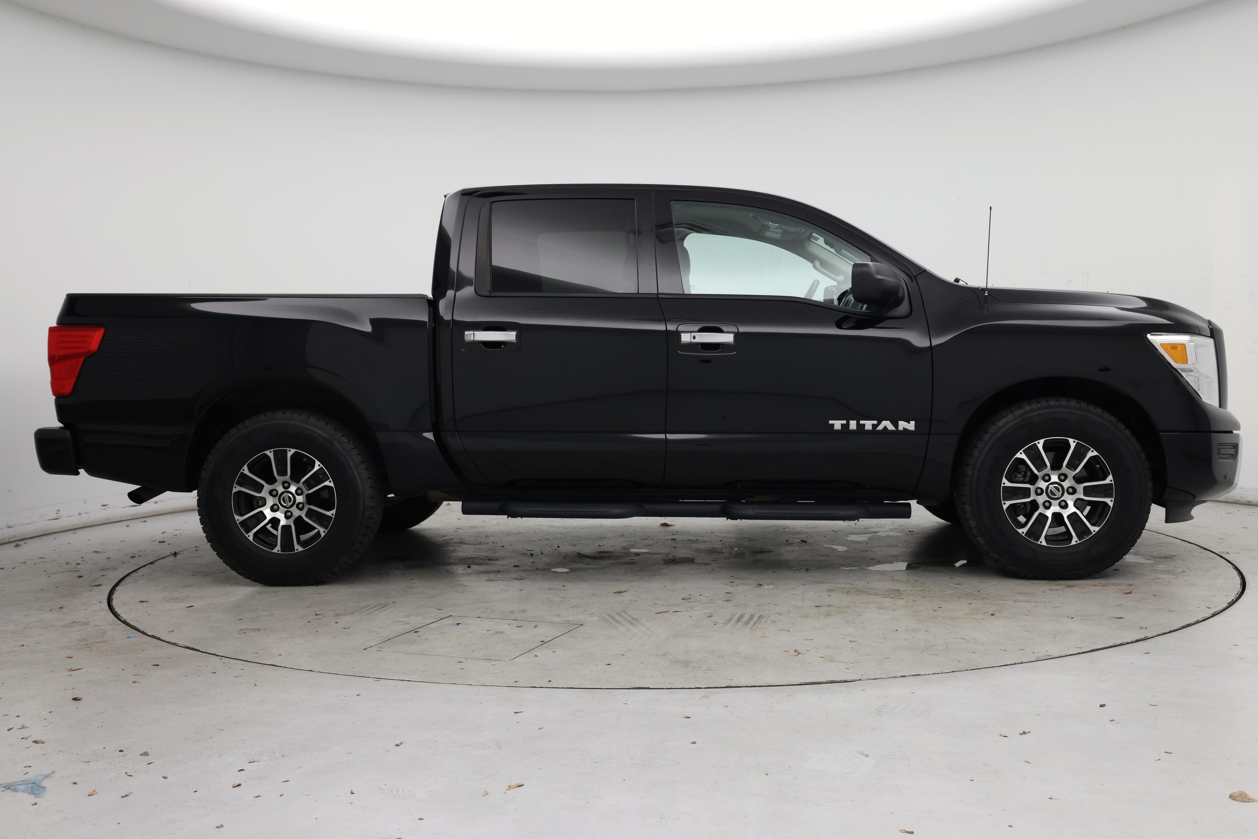 Thumbnail: 2021 Nissan Titan - 7