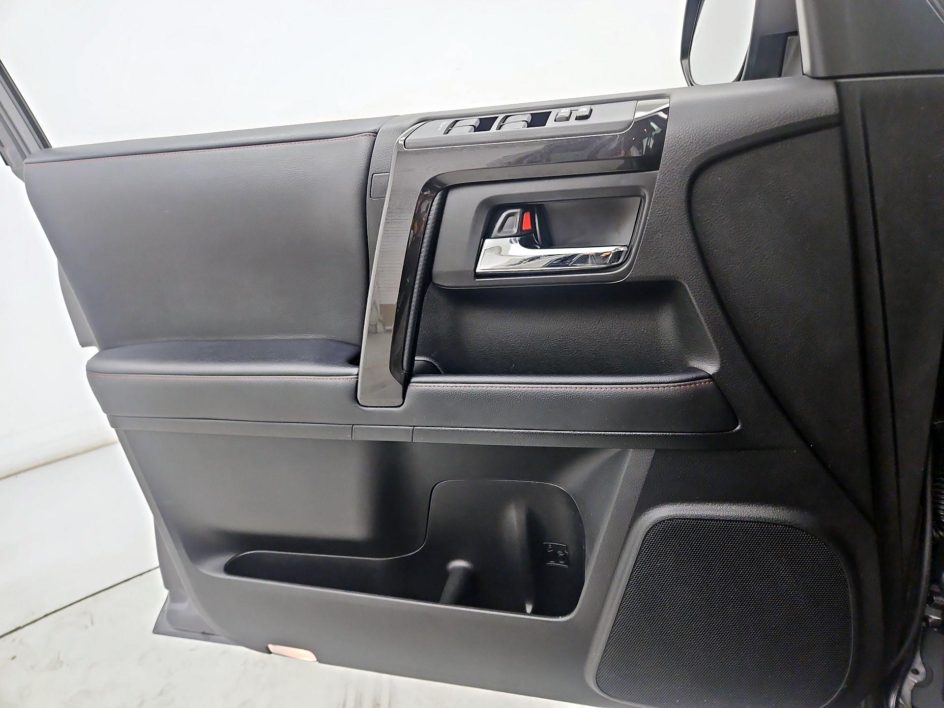 Thumbnail: 2022 Toyota 4Runner - 12