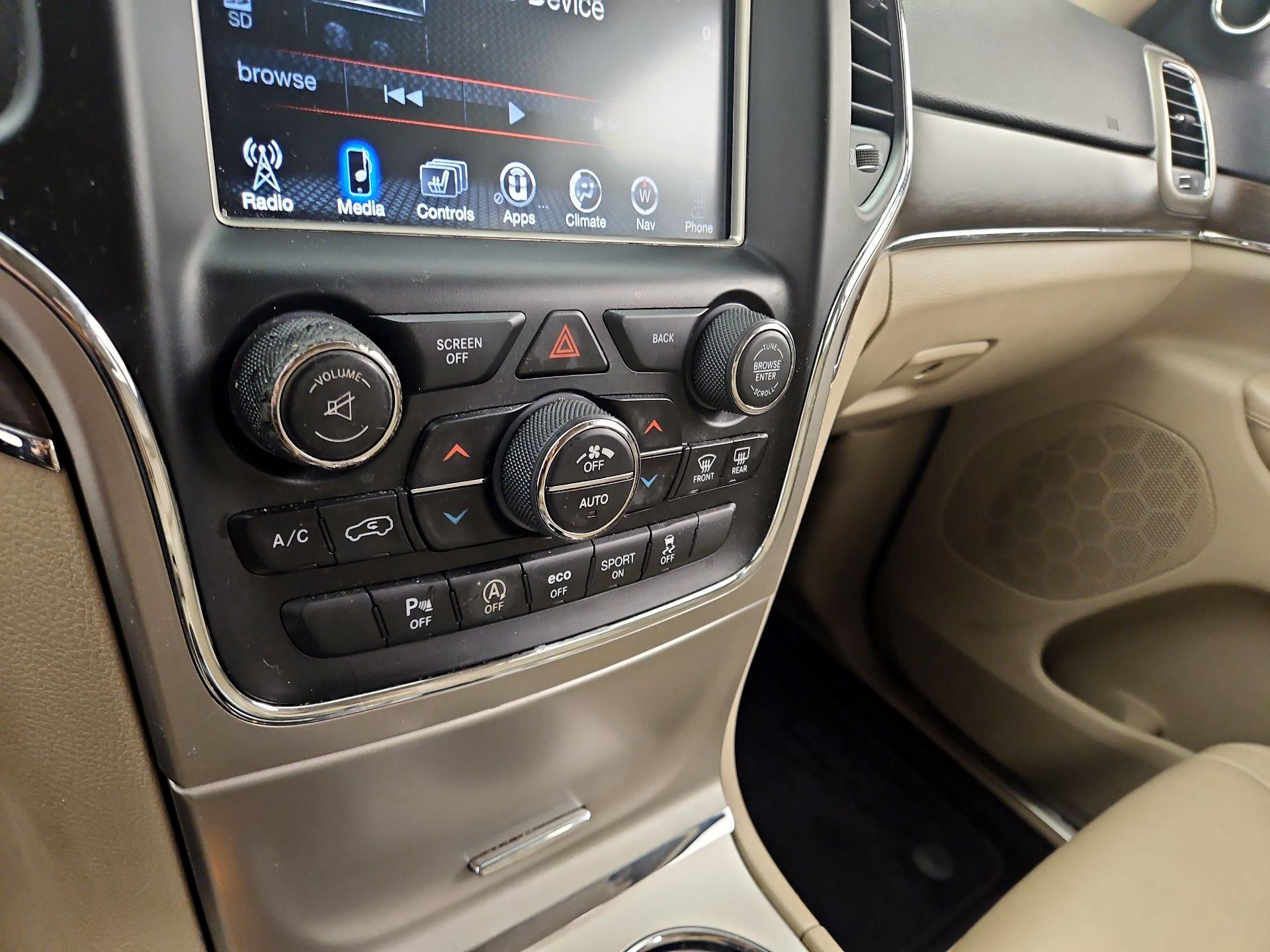 Thumbnail: 2016 Jeep Grand Cherokee - 16