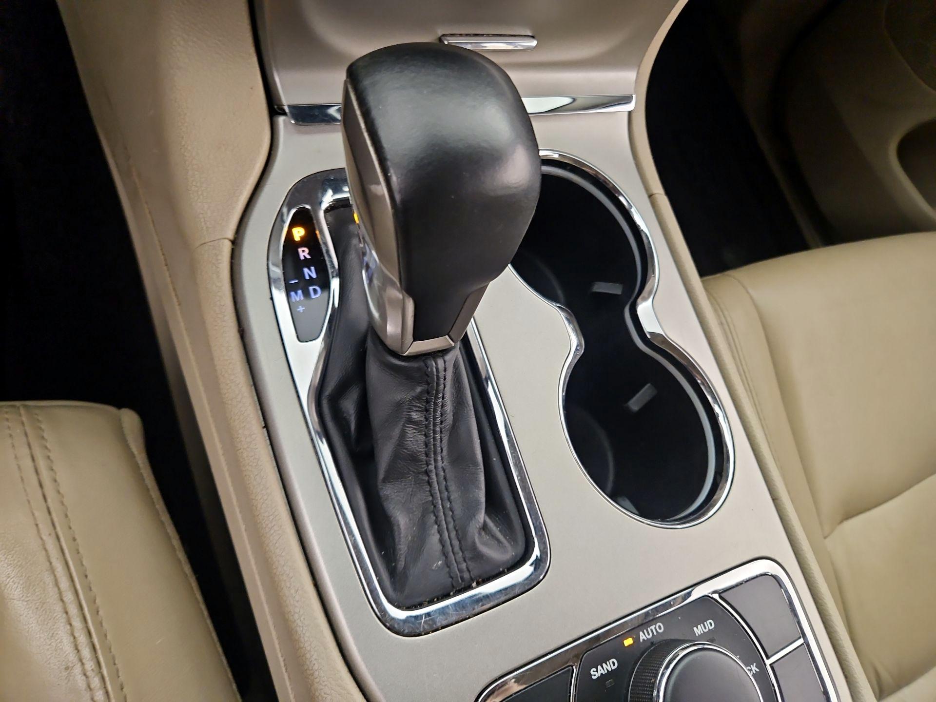Thumbnail: 2016 Jeep Grand Cherokee - 17