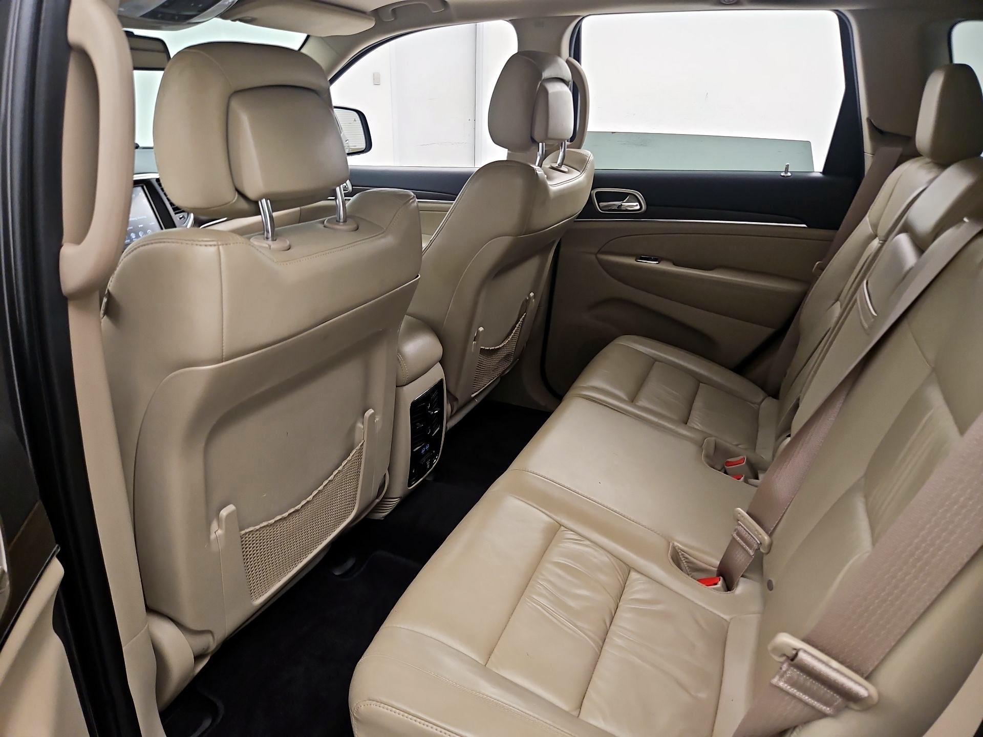 Thumbnail: 2016 Jeep Grand Cherokee - 19