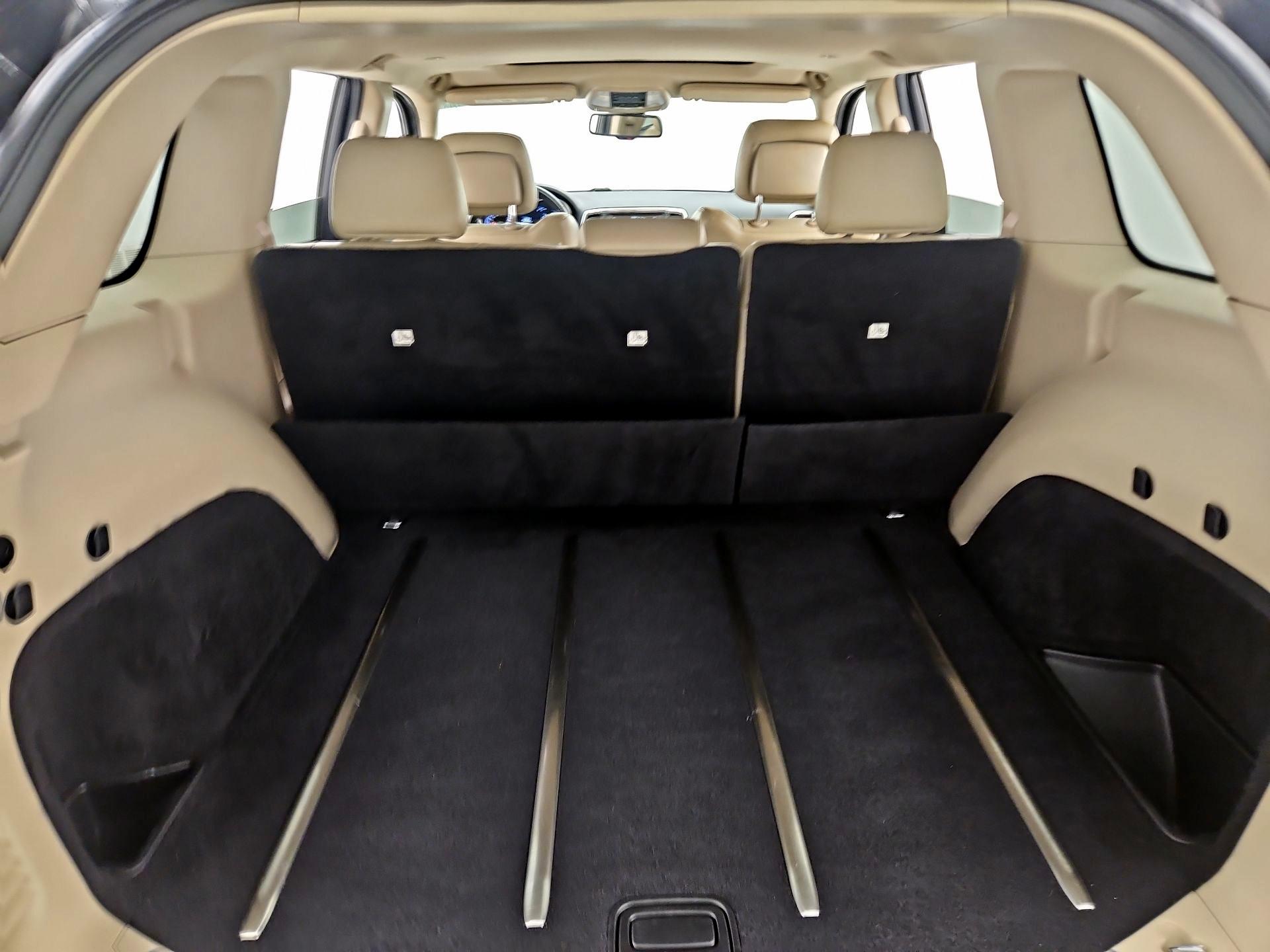 Thumbnail: 2016 Jeep Grand Cherokee - 20