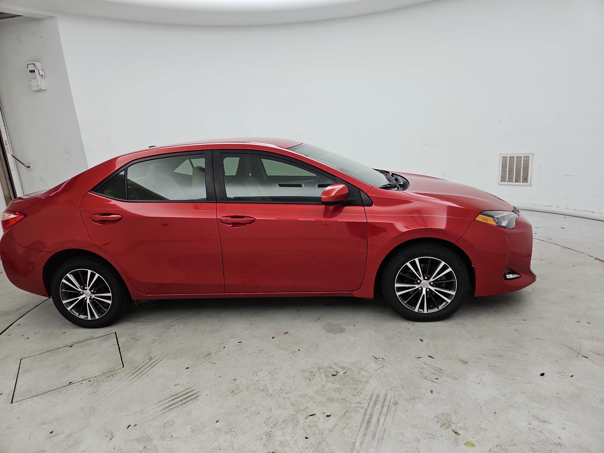 Thumbnail: 2017 Toyota Corolla - 4