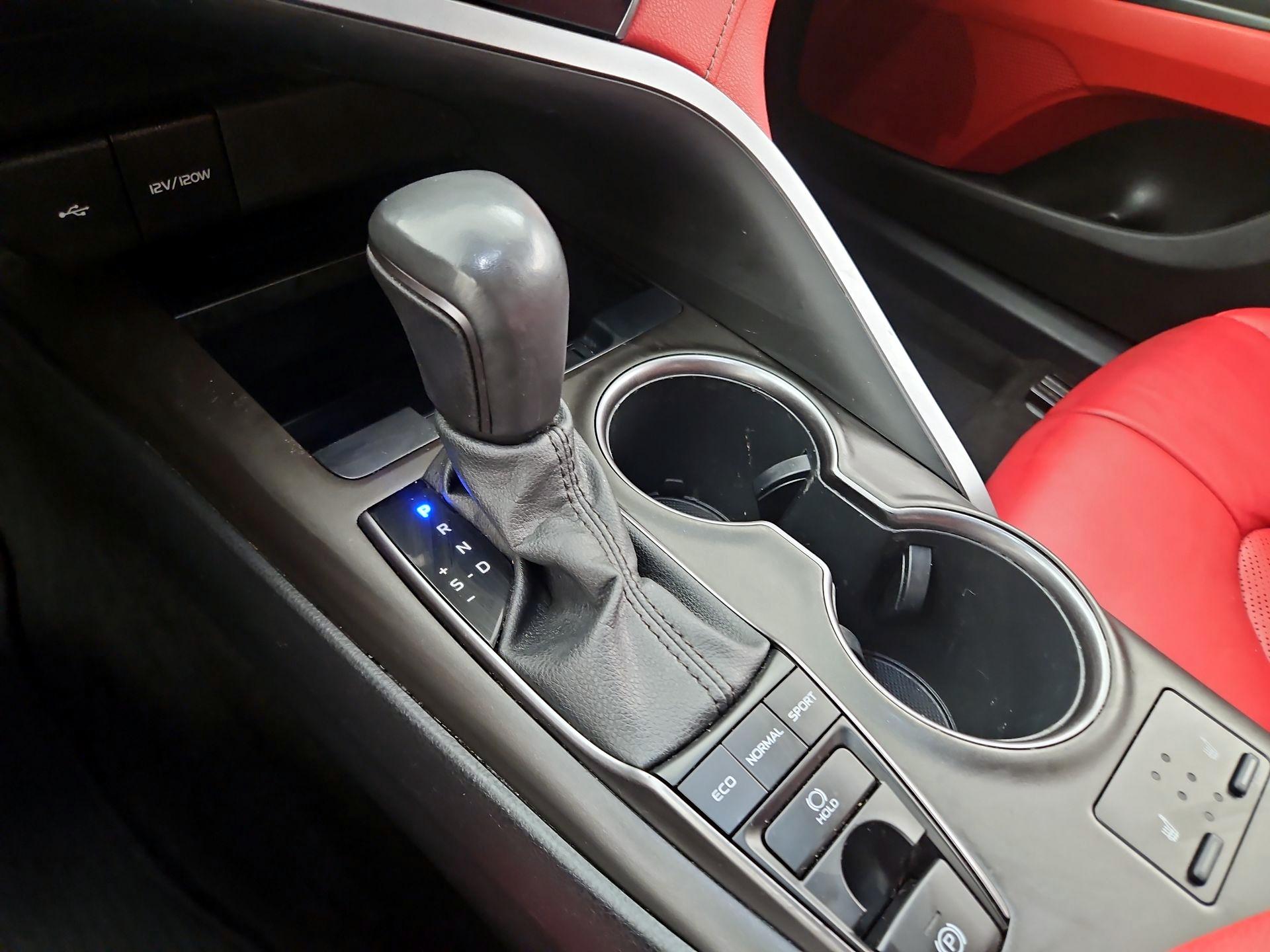 Thumbnail: 2021 Toyota Camry - 17