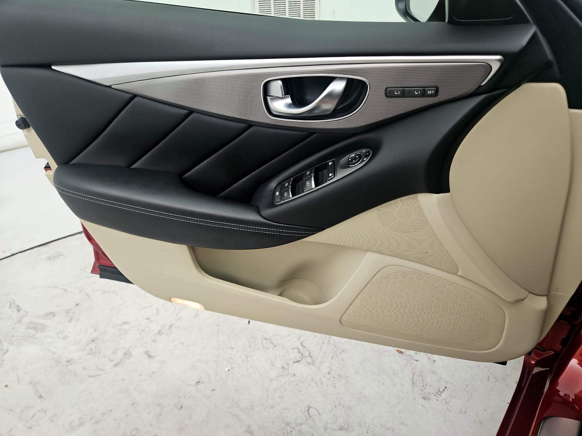 Thumbnail: 2016 INFINITI Q50 - 12