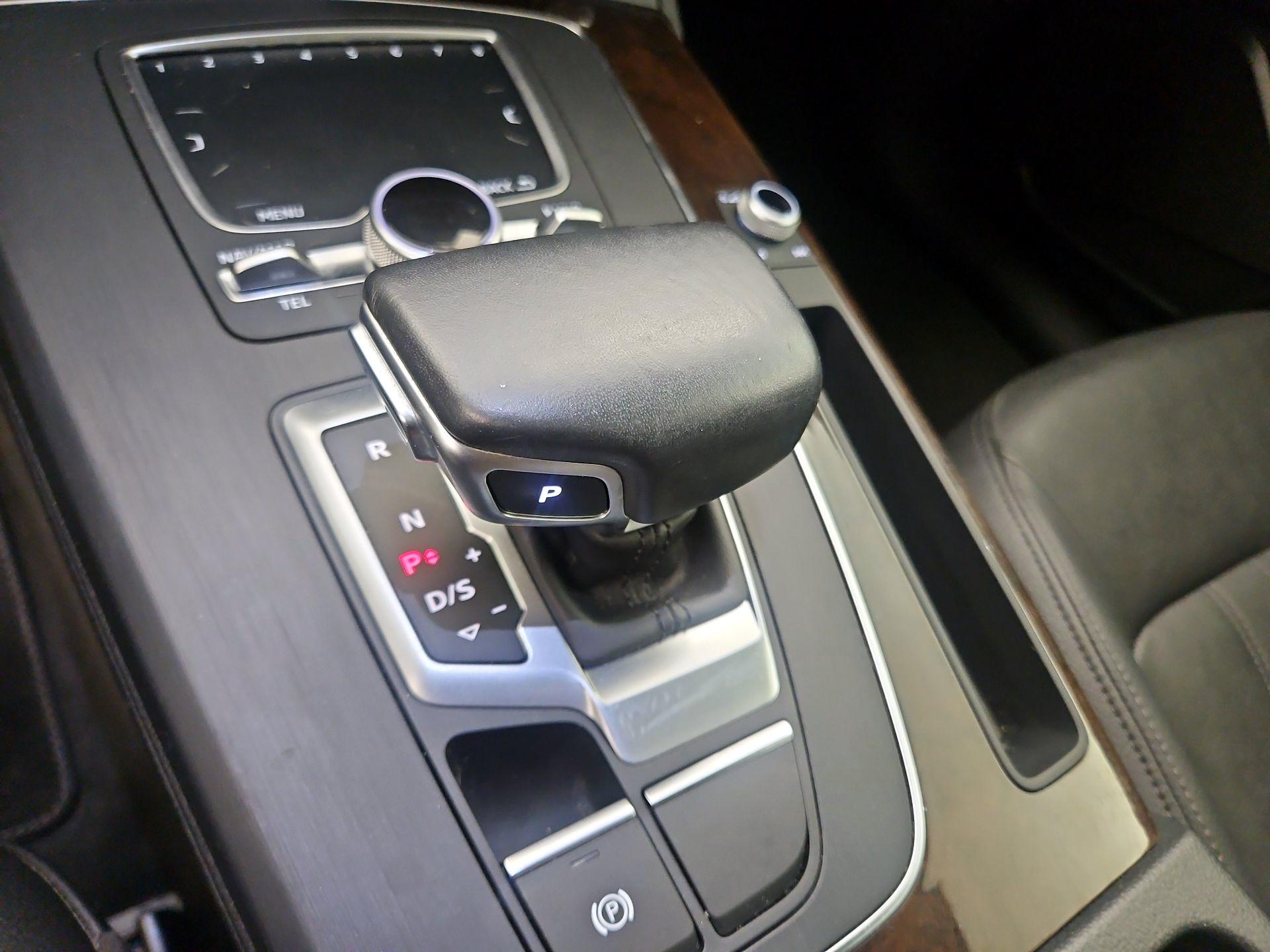 Thumbnail: 2018 Audi Q5 - 18