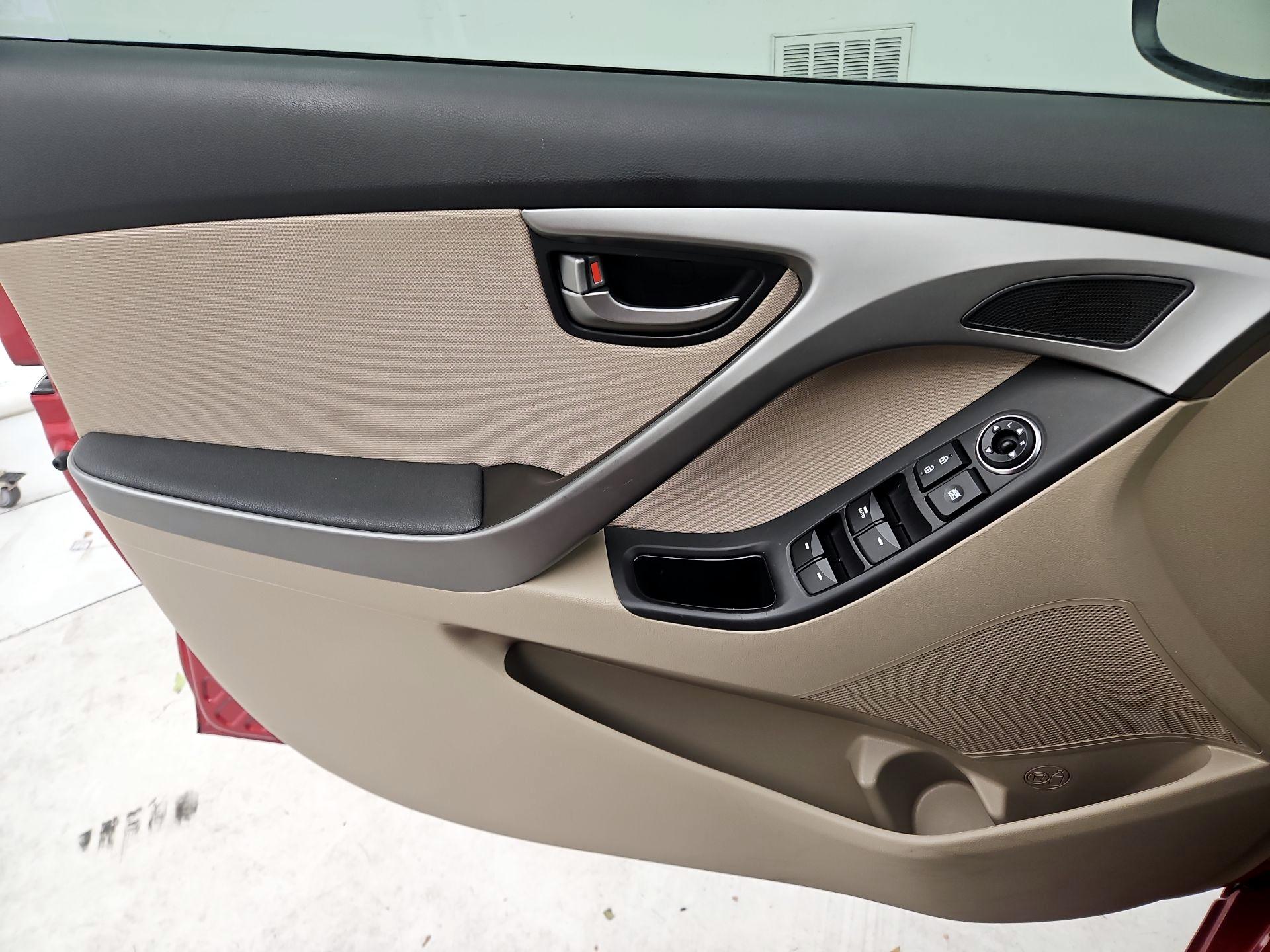 Thumbnail: 2015 Hyundai Elantra - 12
