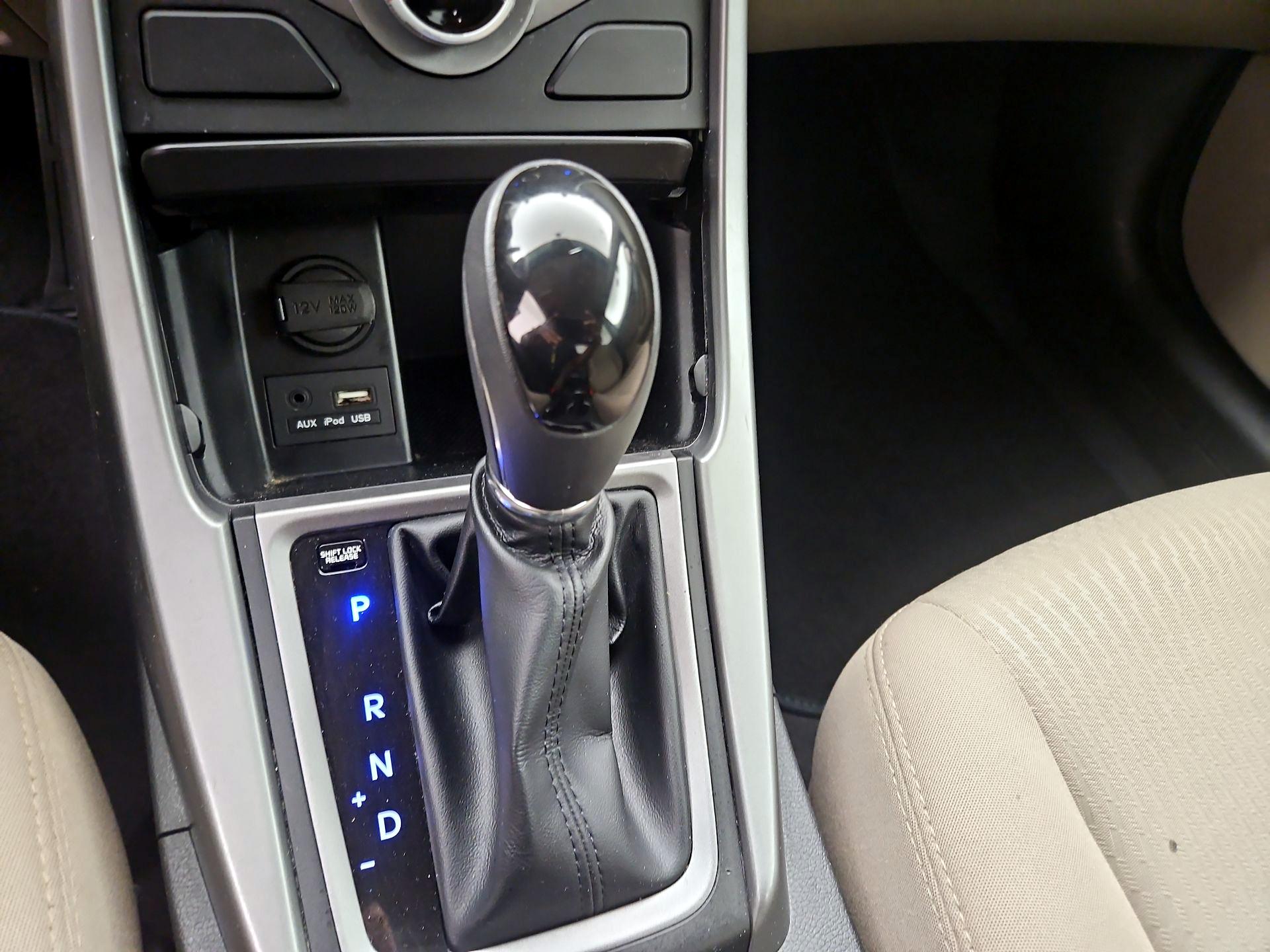 Thumbnail: 2015 Hyundai Elantra - 17