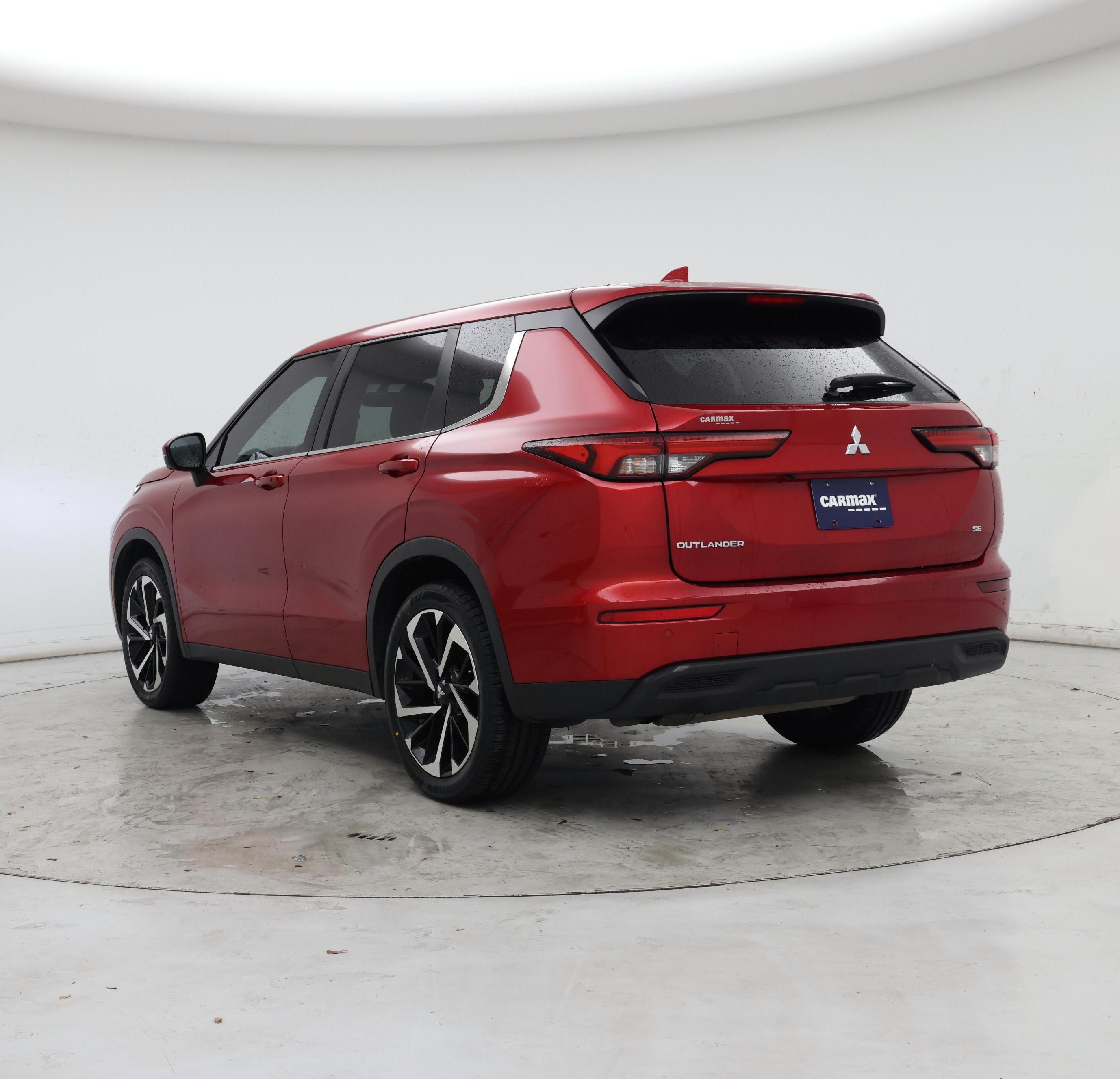 Thumbnail: 2022 Mitsubishi Outlander - 2