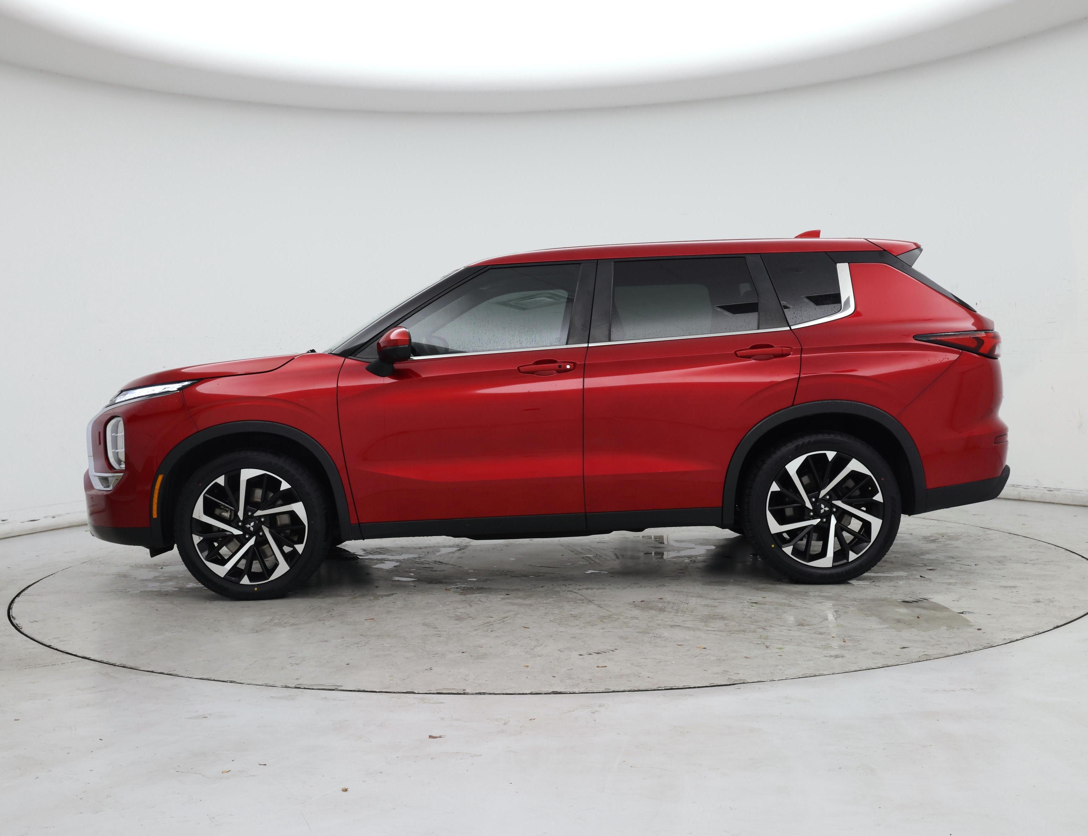 Thumbnail: 2022 Mitsubishi Outlander - 3