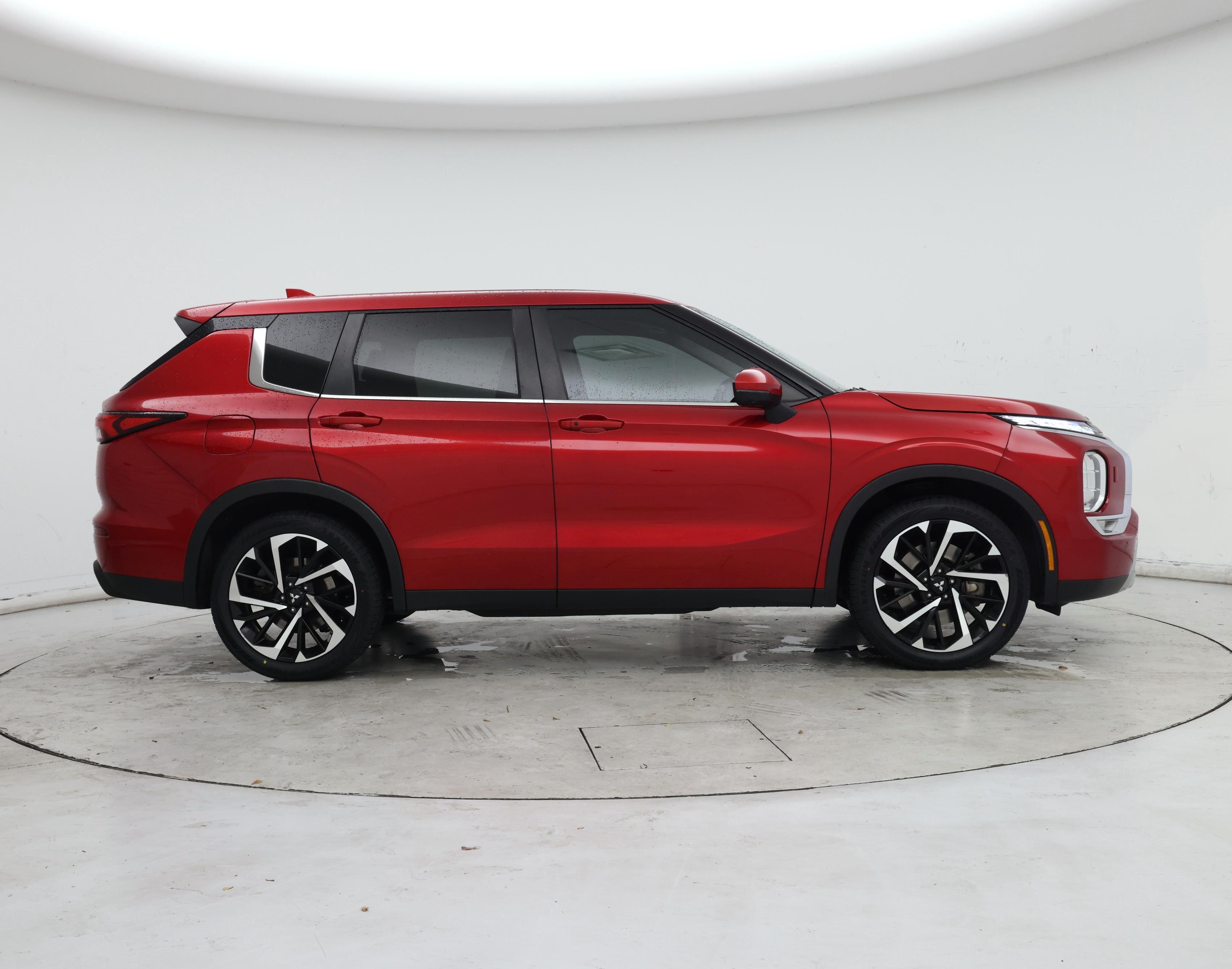 Thumbnail: 2022 Mitsubishi Outlander - 7