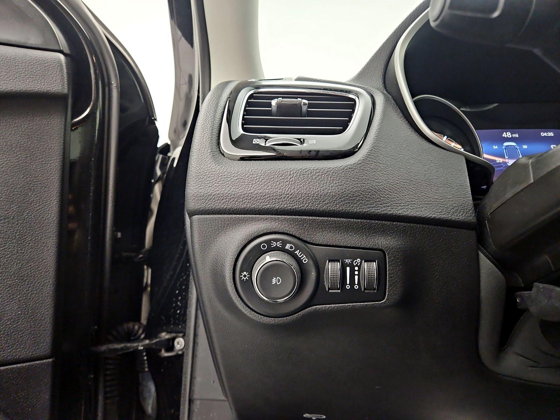 Thumbnail: 2019 Jeep Compass - 13