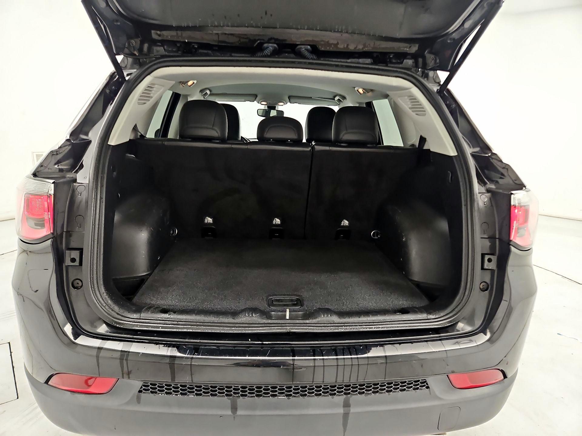 Thumbnail: 2019 Jeep Compass - 20