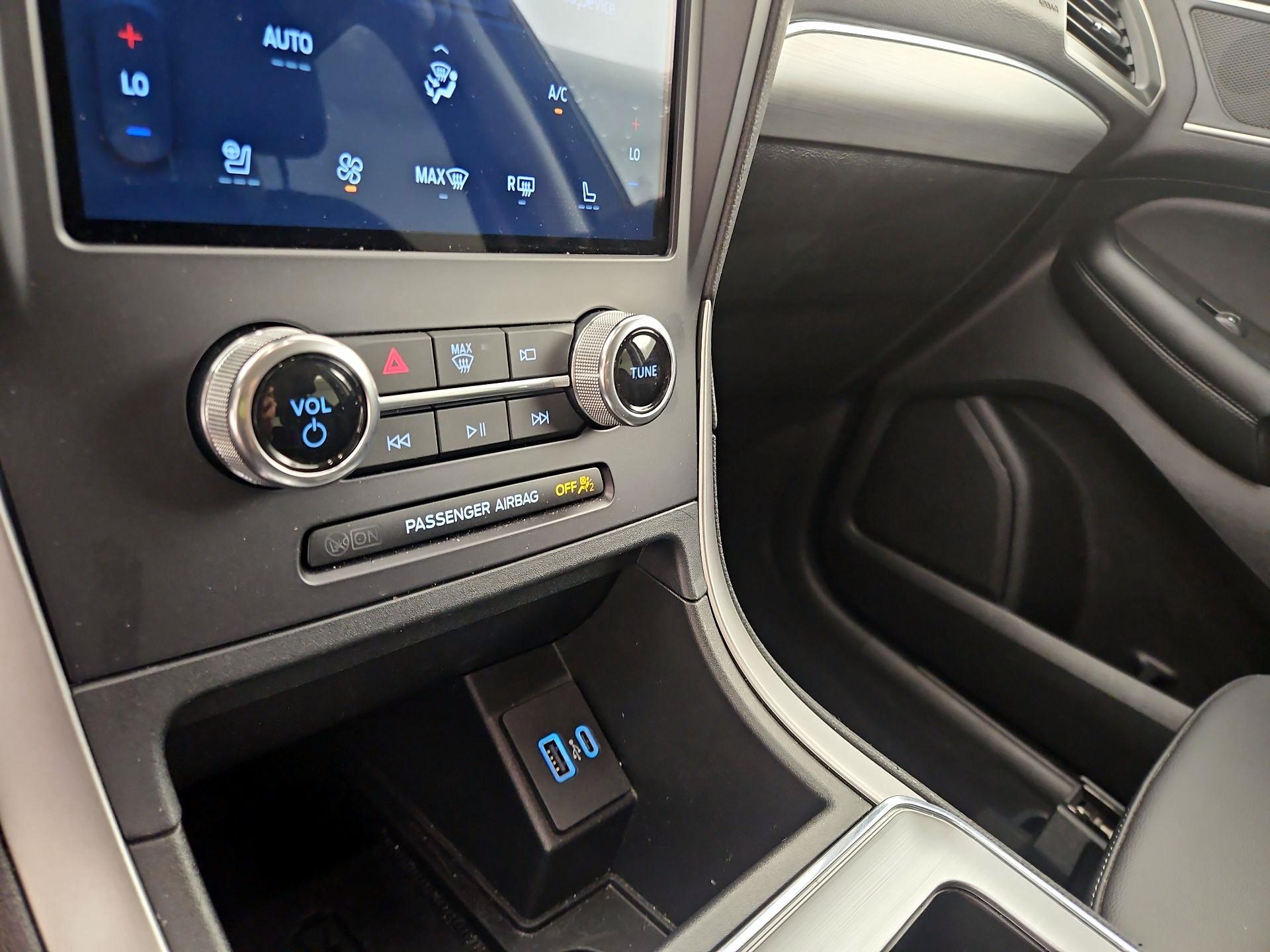 Thumbnail: 2022 Ford Edge - 16