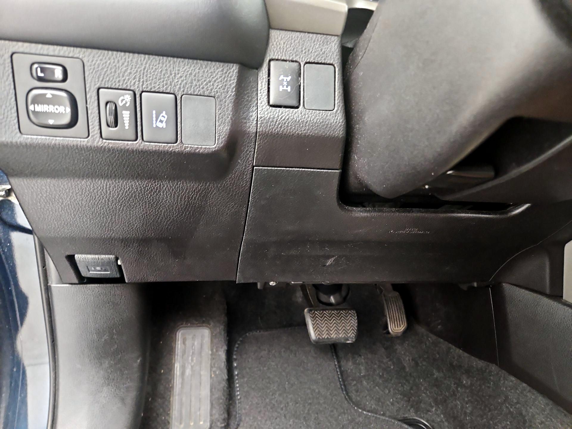 Thumbnail: 2018 Toyota RAV4 - 13
