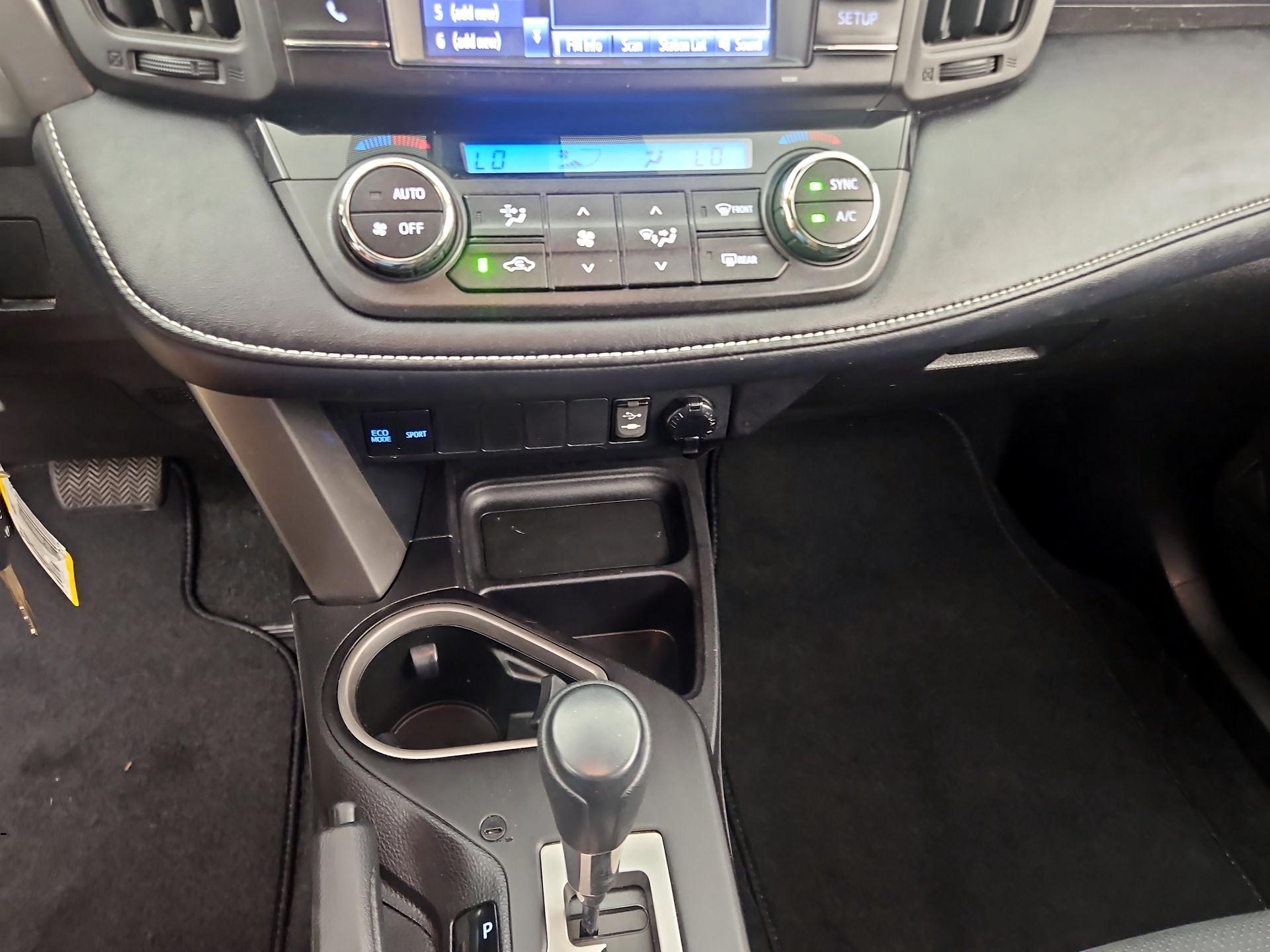 Thumbnail: 2018 Toyota RAV4 - 16