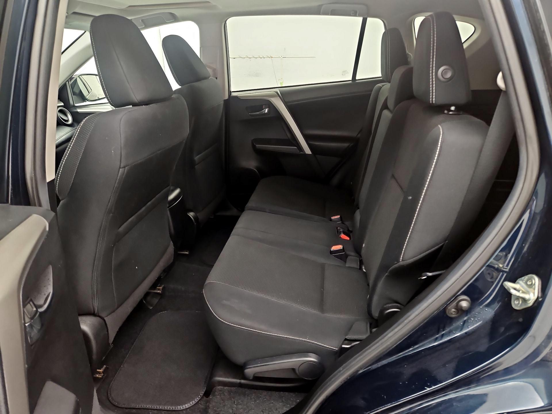 Thumbnail: 2018 Toyota RAV4 - 19
