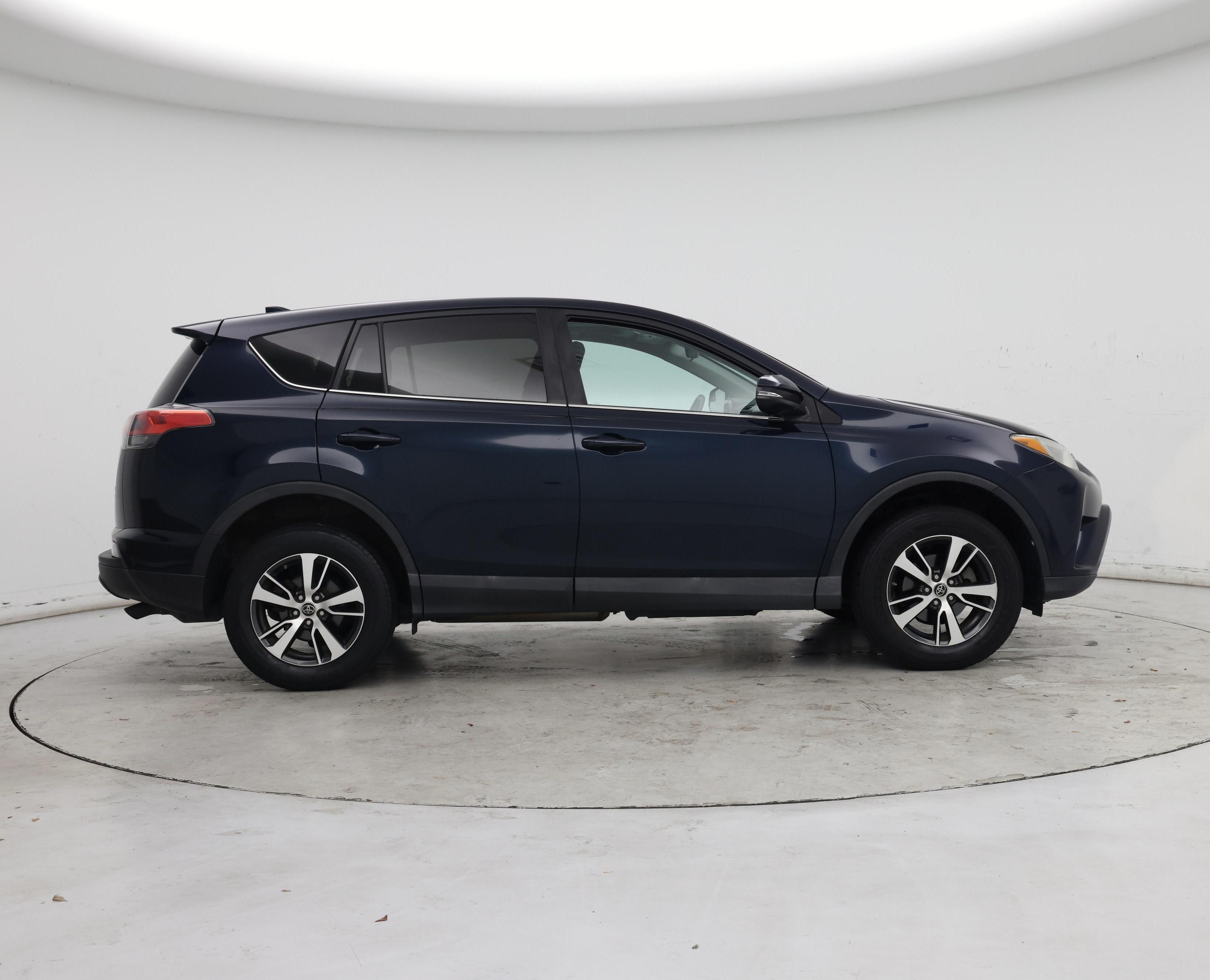 Thumbnail: 2018 Toyota RAV4 - 7