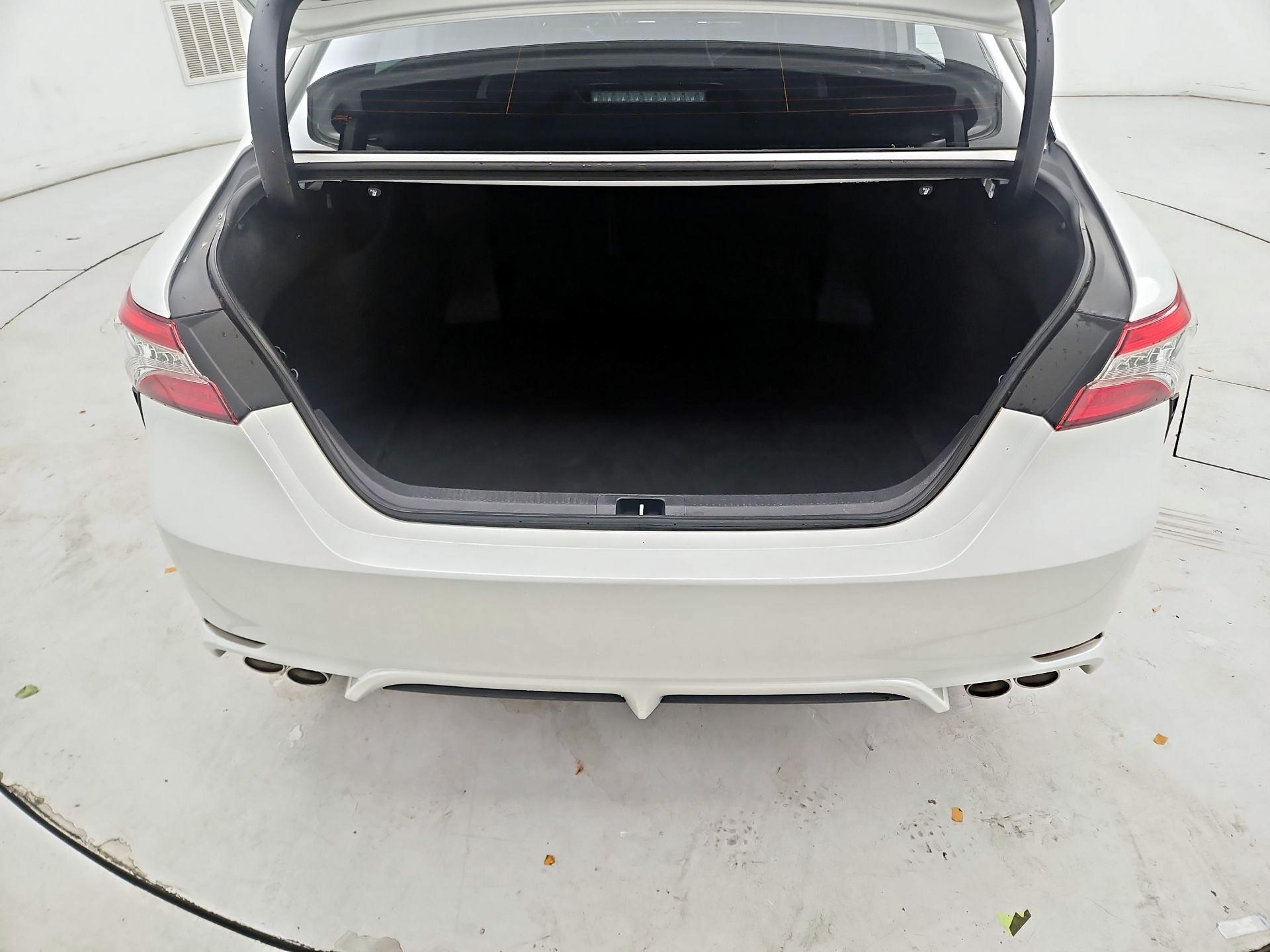 Thumbnail: 2019 Toyota Camry - 20