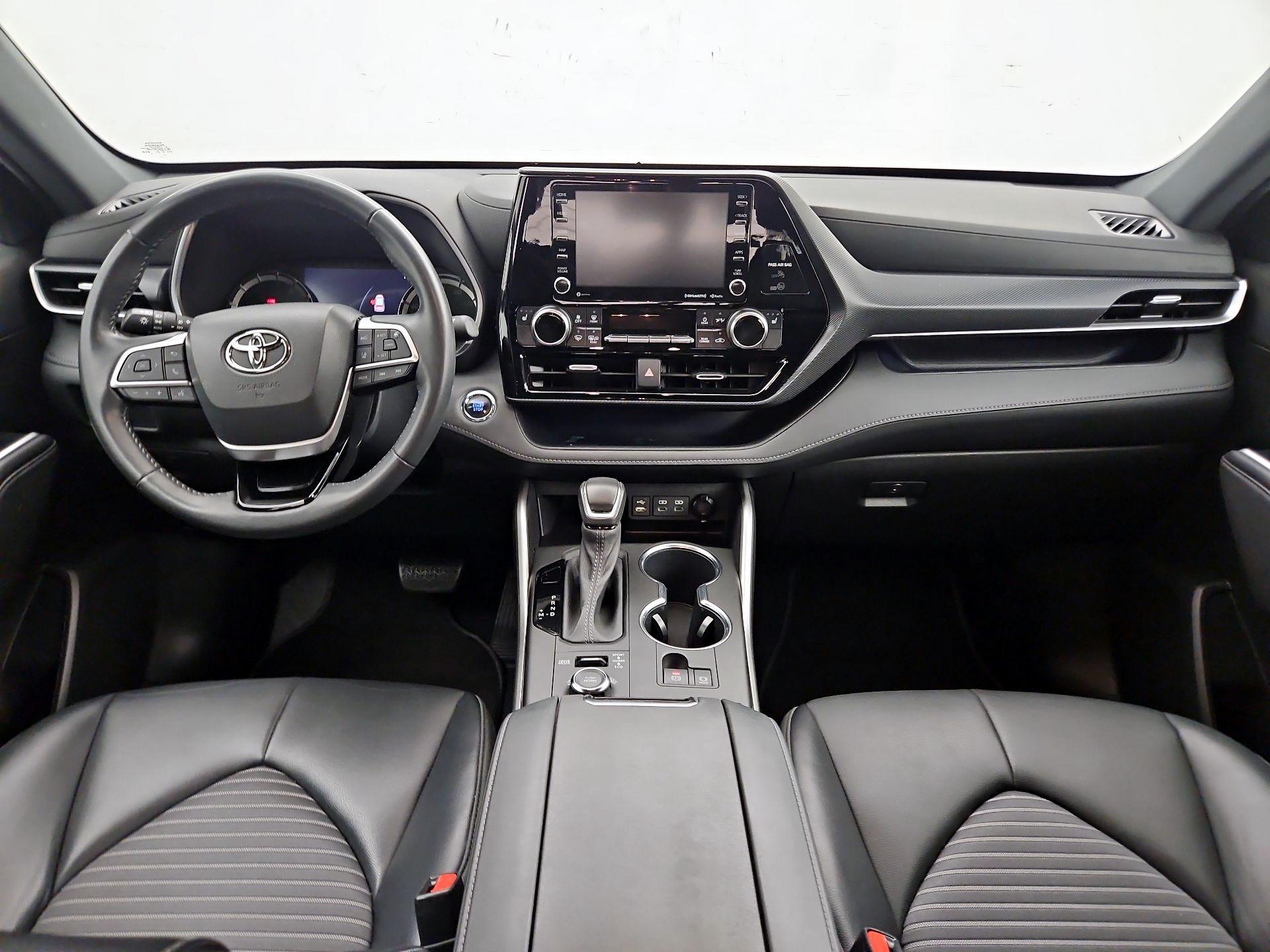Thumbnail: 2022 Toyota Highlander - 9