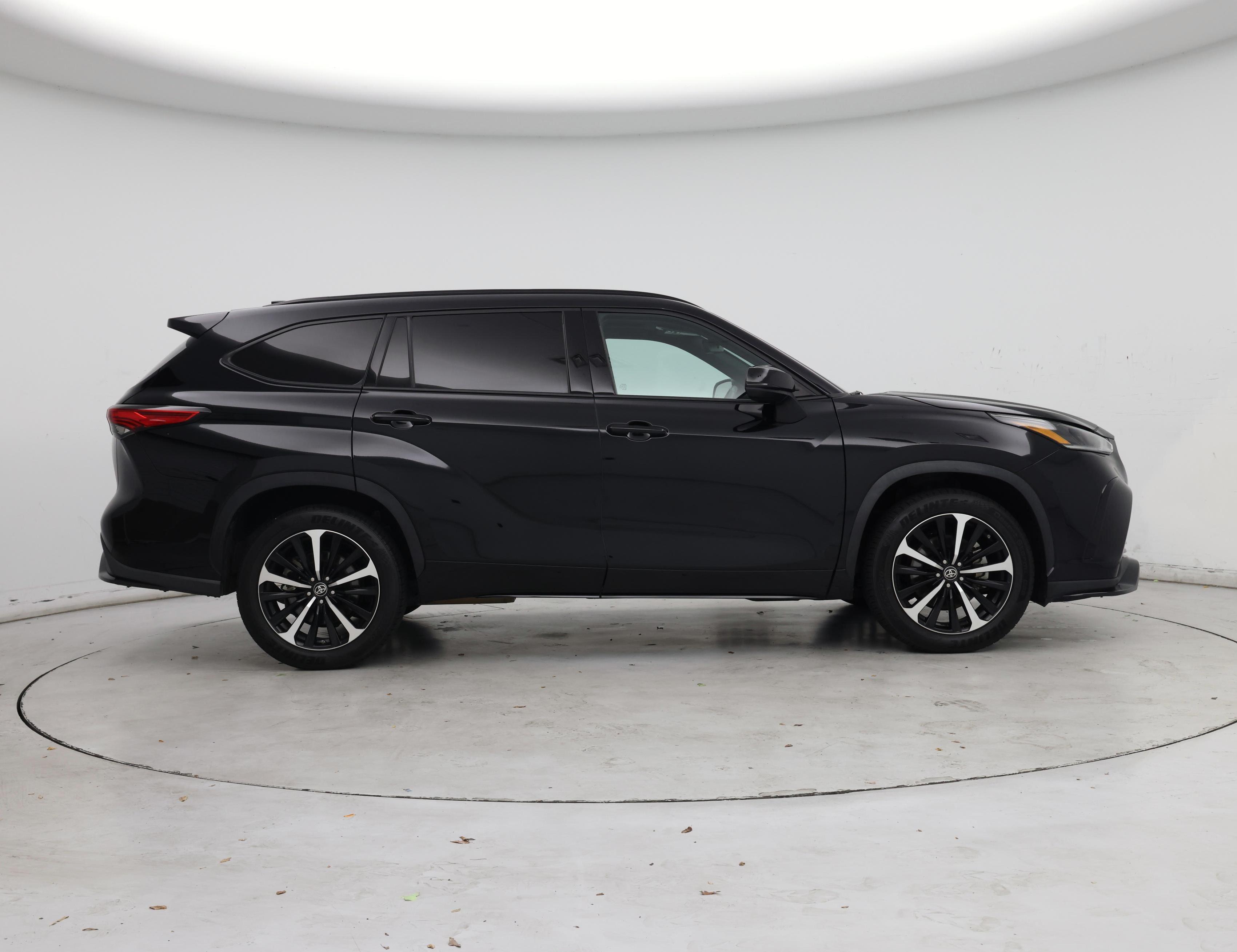 Thumbnail: 2022 Toyota Highlander - 7