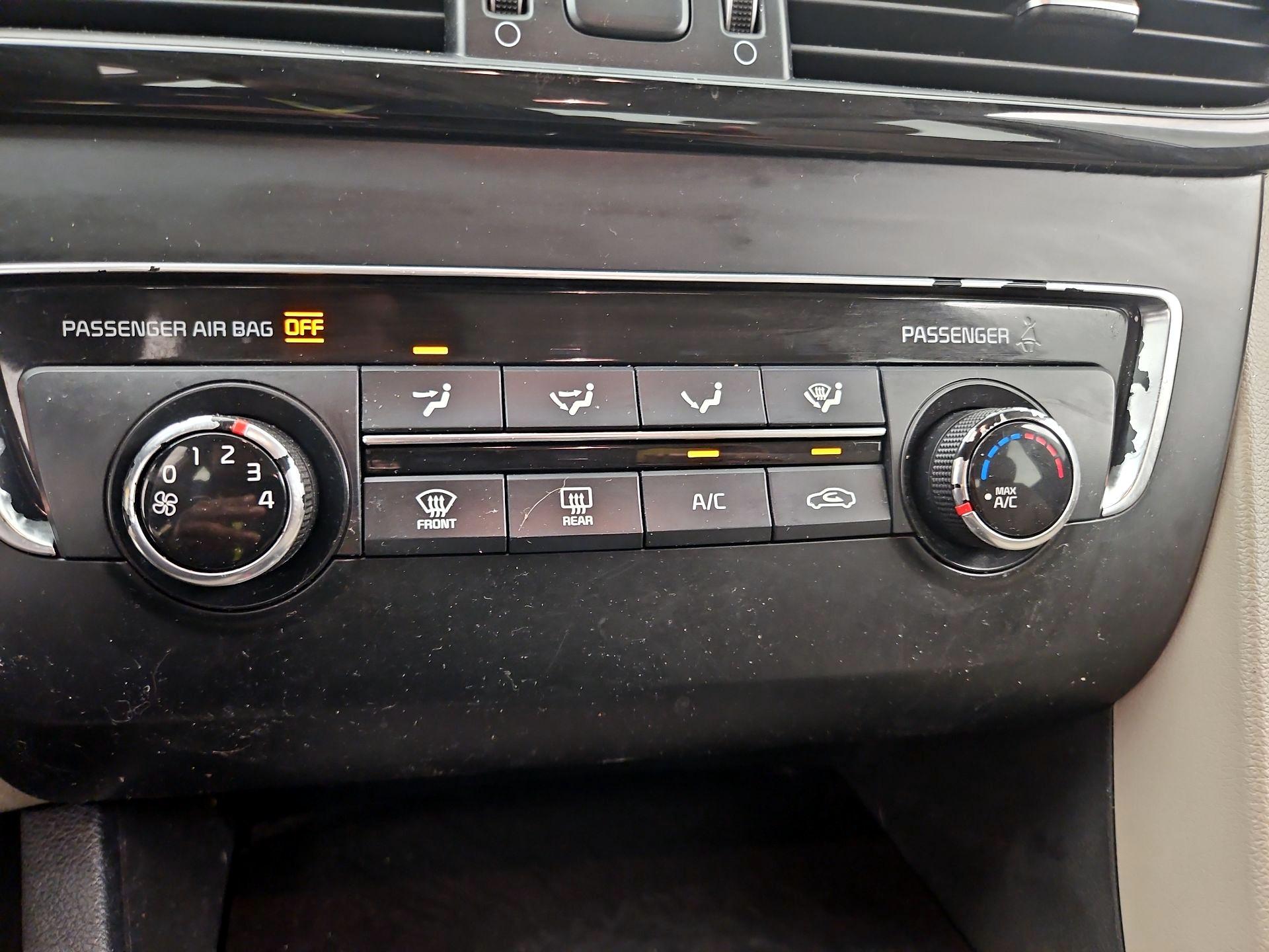 Thumbnail: 2016 Kia Optima - 16