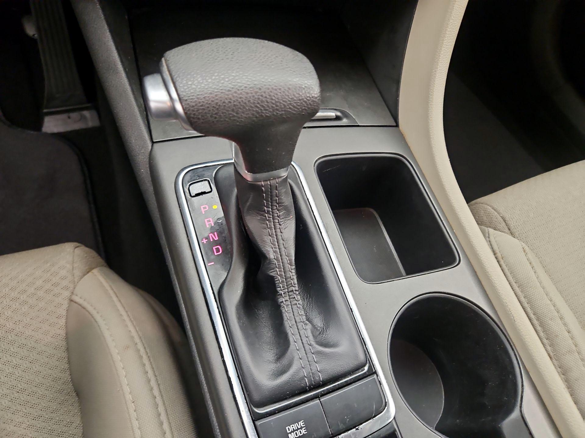 Thumbnail: 2016 Kia Optima - 17