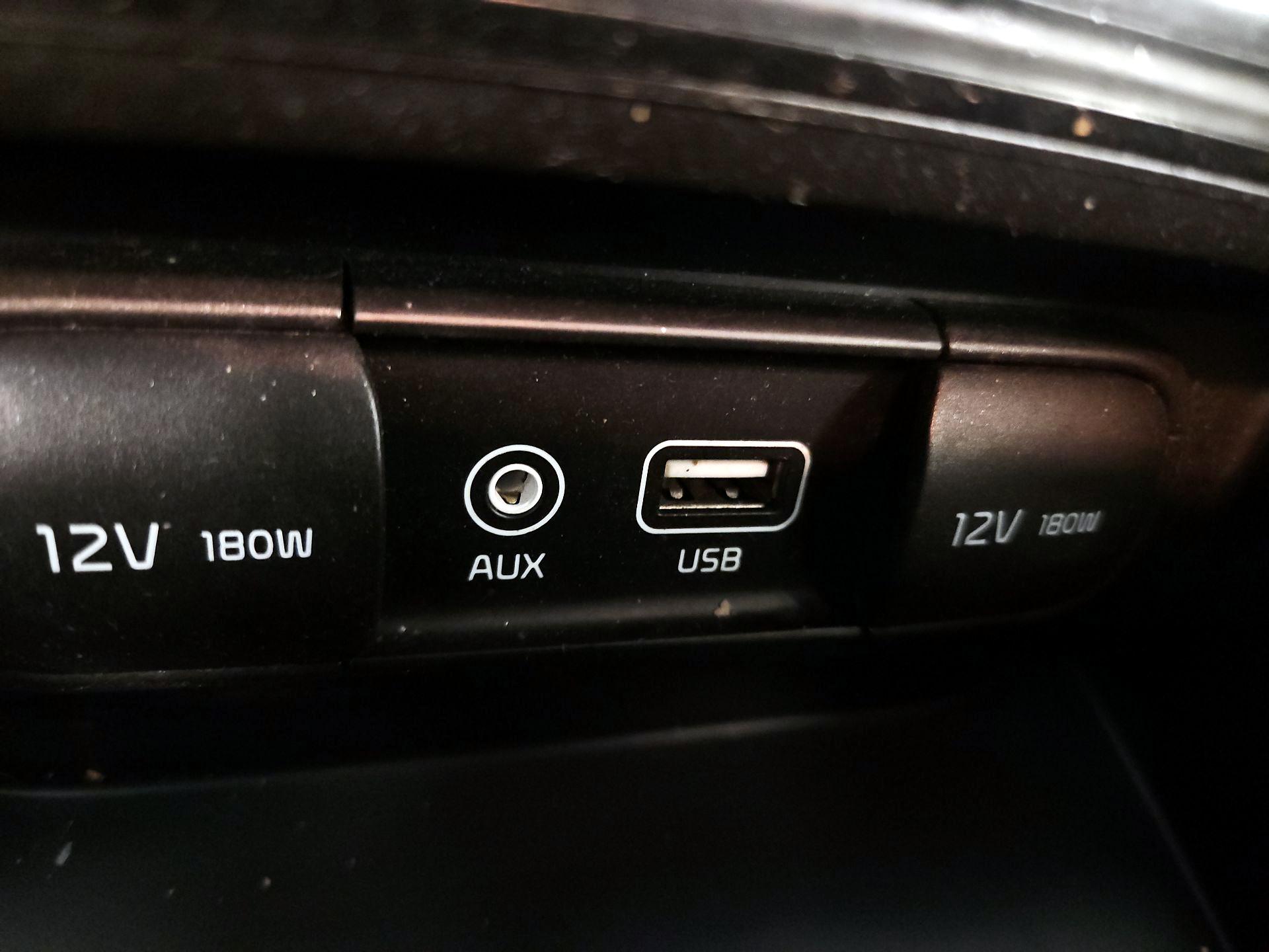 Thumbnail: 2016 Kia Optima - 18