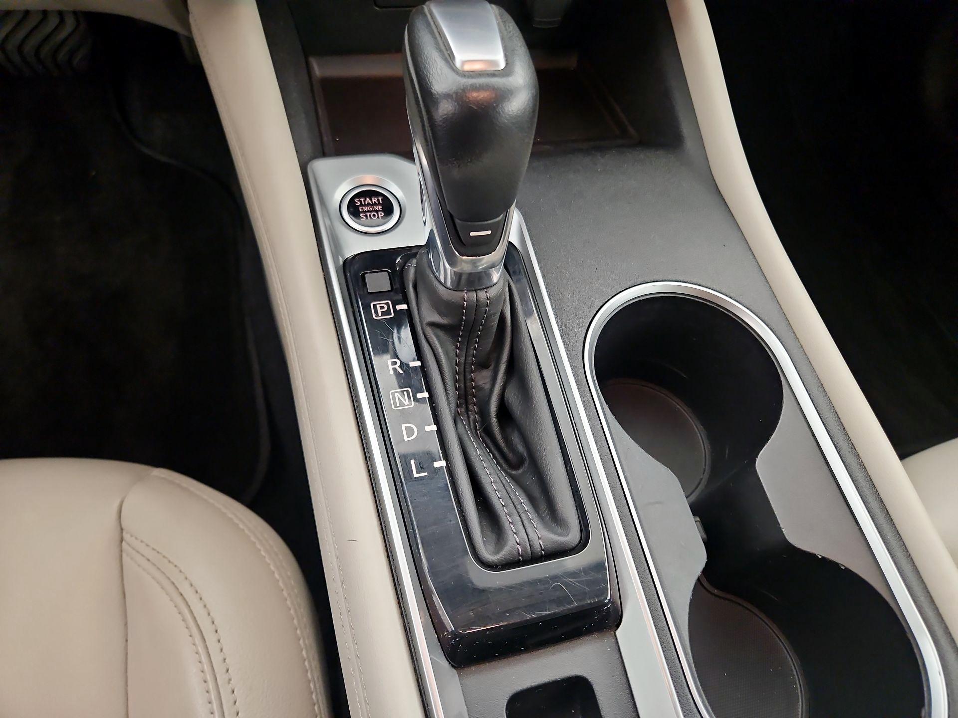 Thumbnail: 2019 Nissan Altima - 17