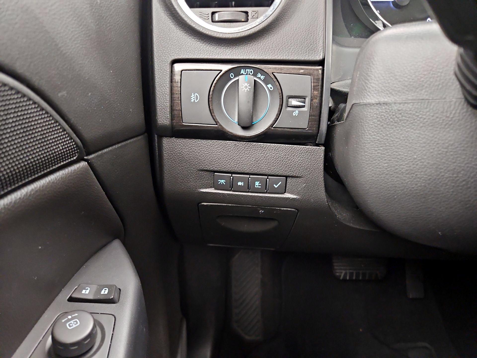 Thumbnail: 2014 Chevrolet Captiva Sport - 13