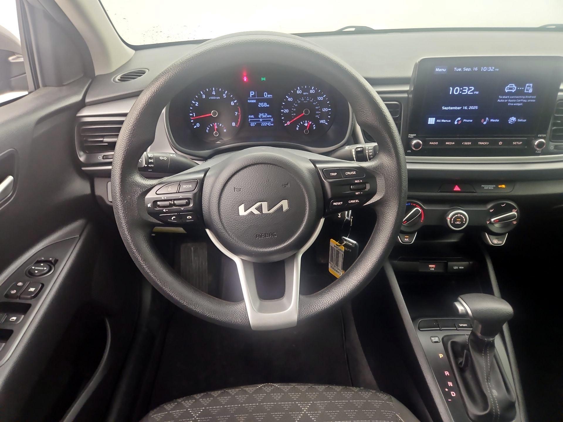 Thumbnail: 2022 Kia Rio - 10