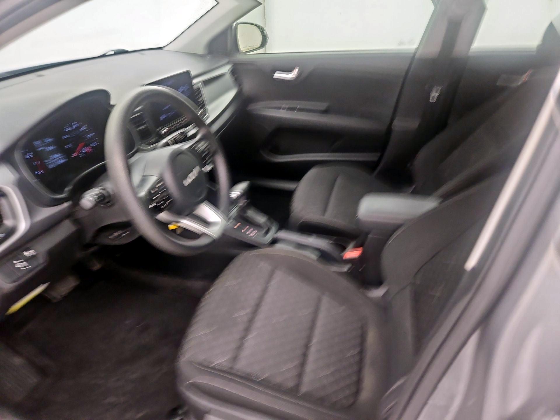 Thumbnail: 2022 Kia Rio - 11