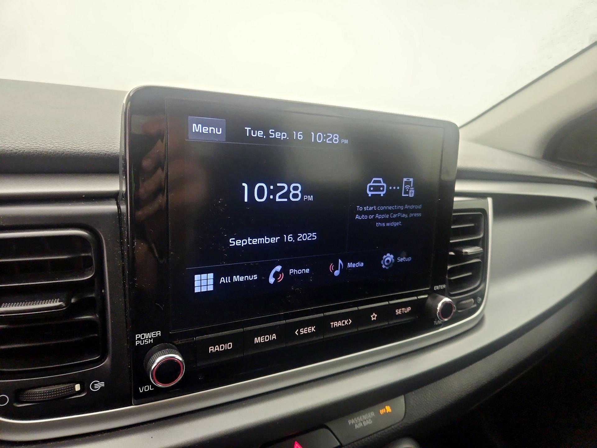Thumbnail: 2022 Kia Rio - 15