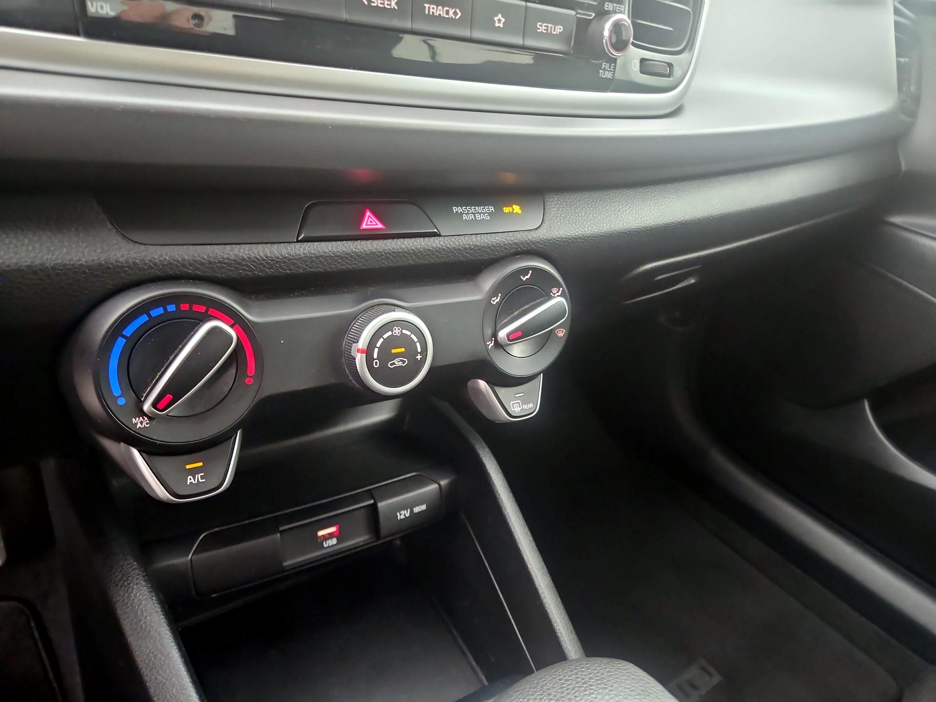 Thumbnail: 2022 Kia Rio - 16