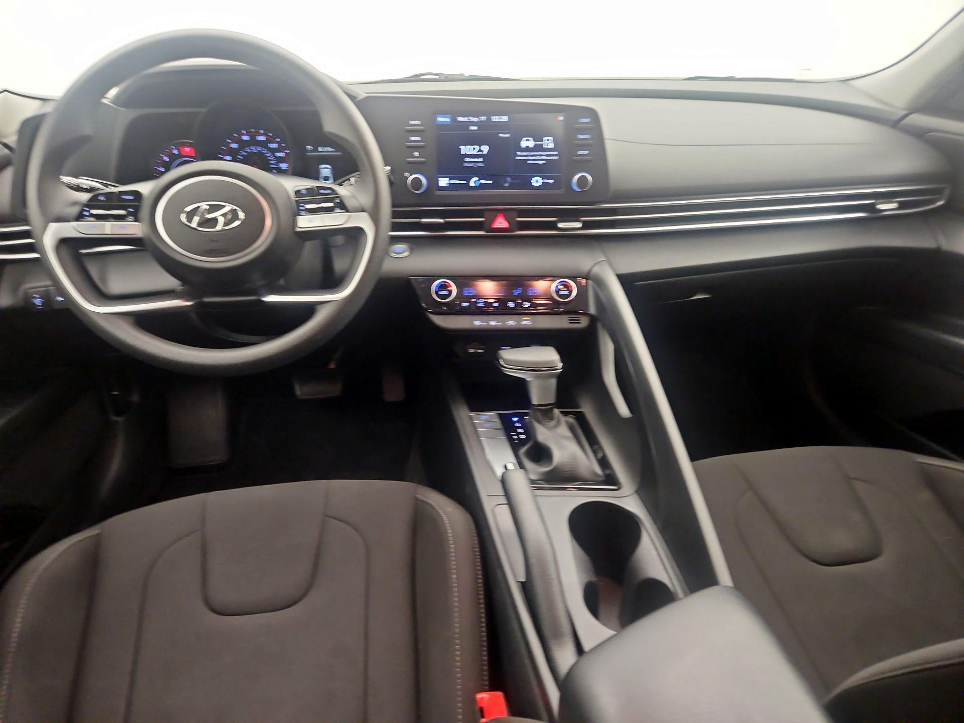 Thumbnail: 2022 Hyundai Elantra - 9